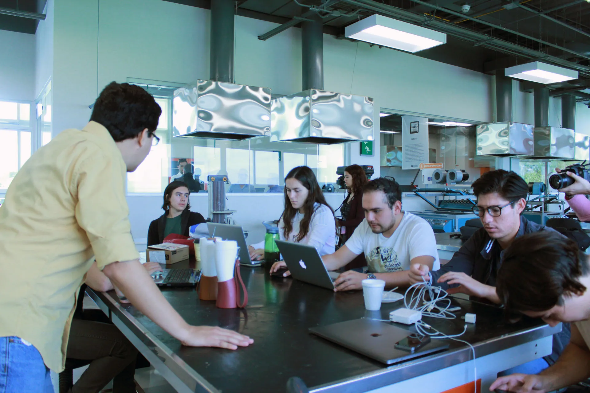 Alumnos se sumergen al mundo de la innovación a través de proyectos de emprendimiento con base tecnológica.
