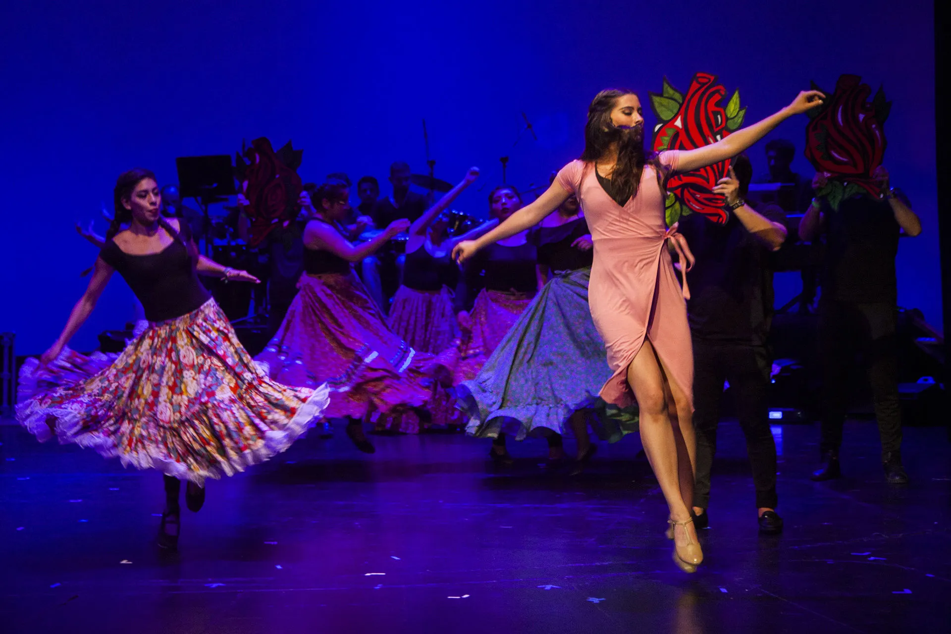 Se presenta un musical con el tema de migración en el Festival de las artes 