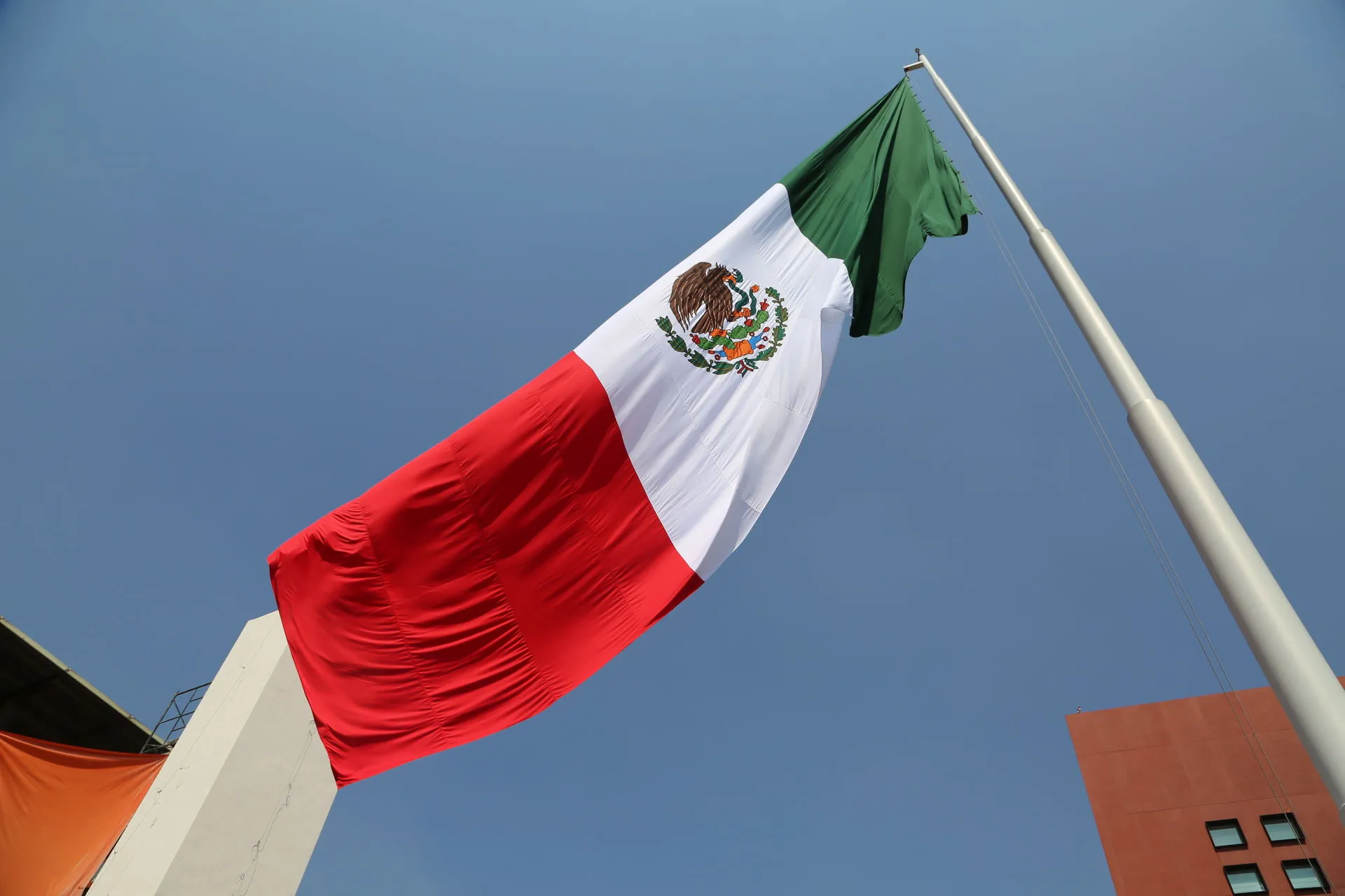 Bandera en Campus Santa Fe