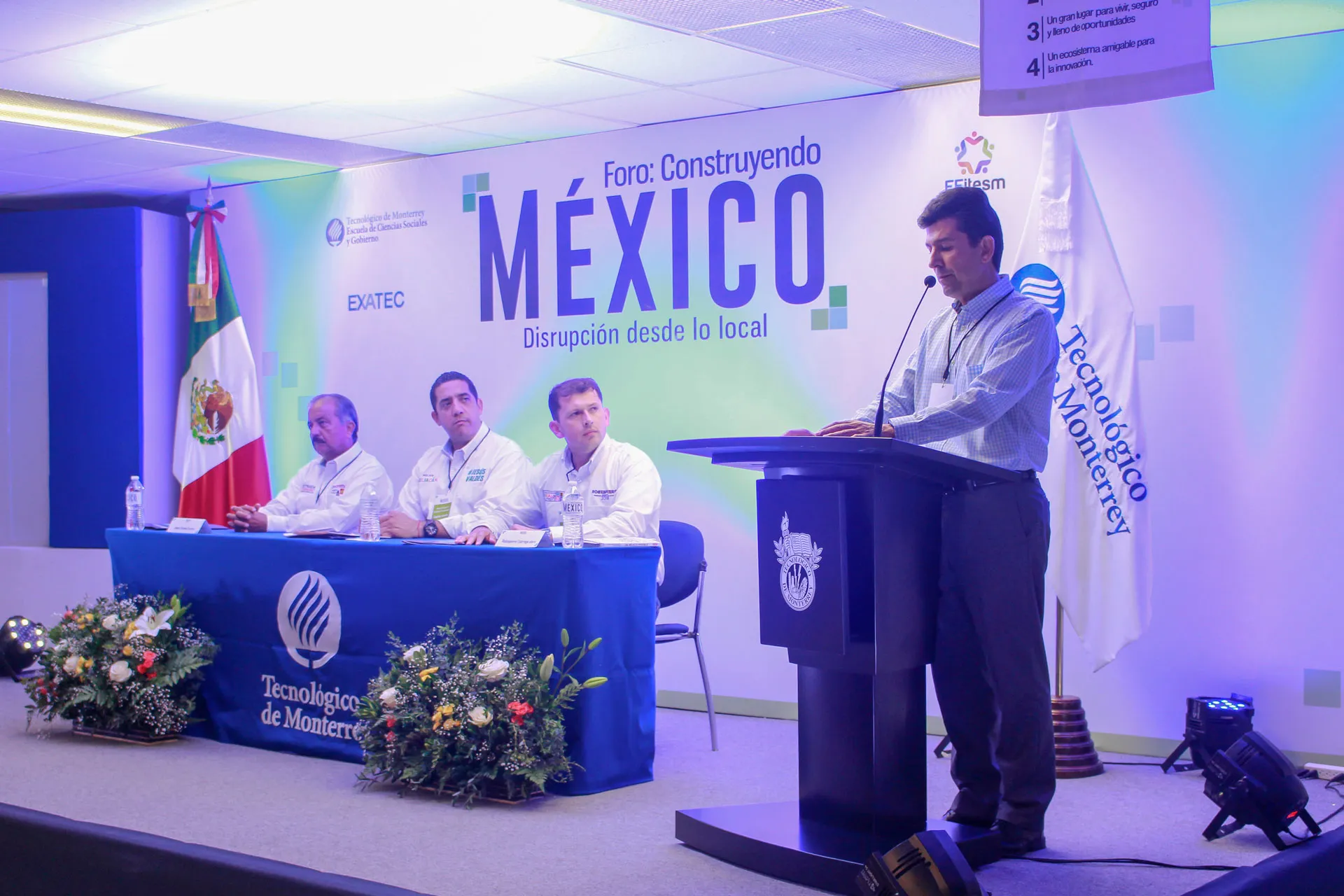 Isidro Cavazos De León en el Foro Construyendo México