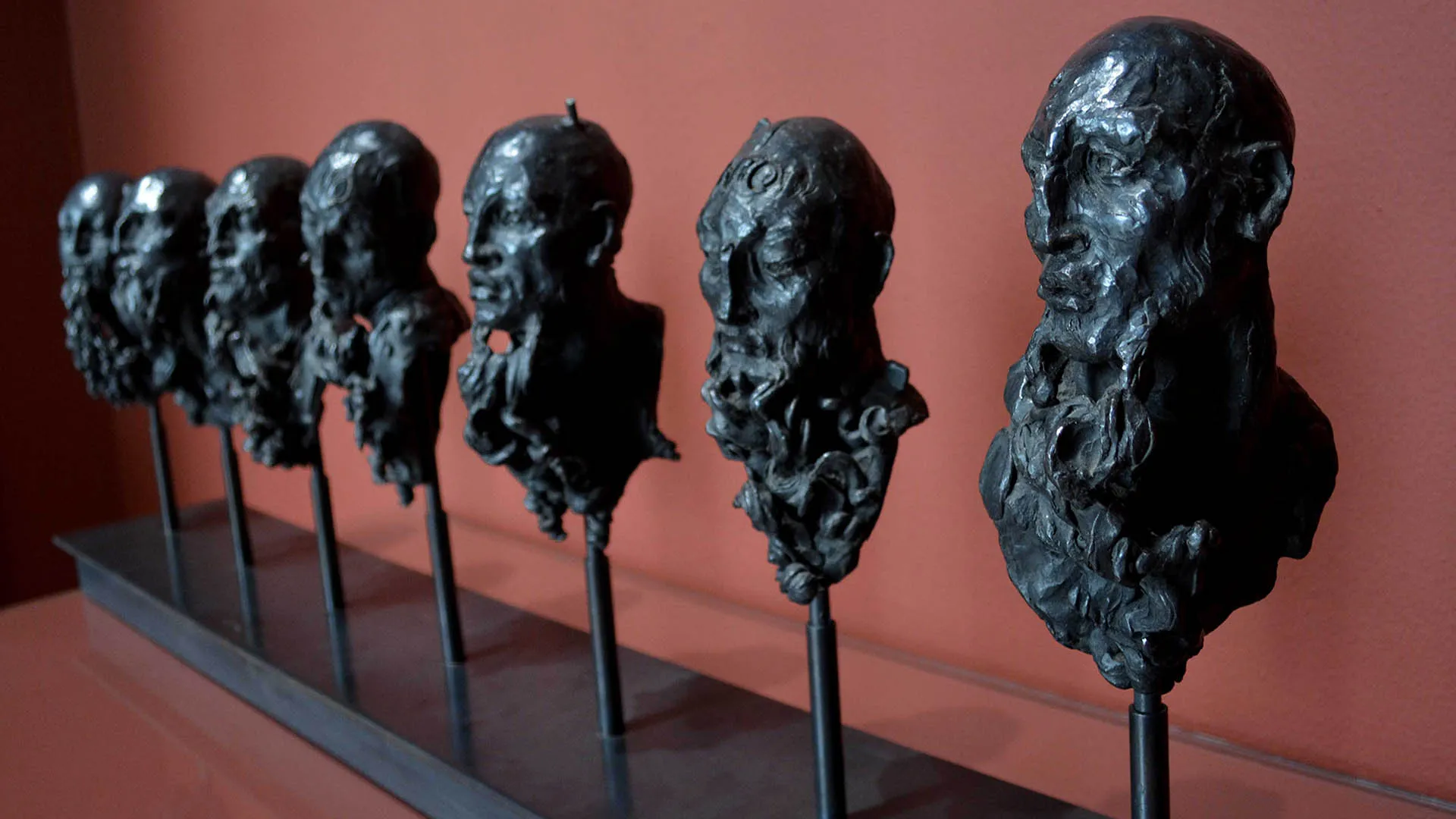 El artista Javier Marín expone por últimos días en el Museo del Tecnológico de Monterrey su obra "Fragmentos"
