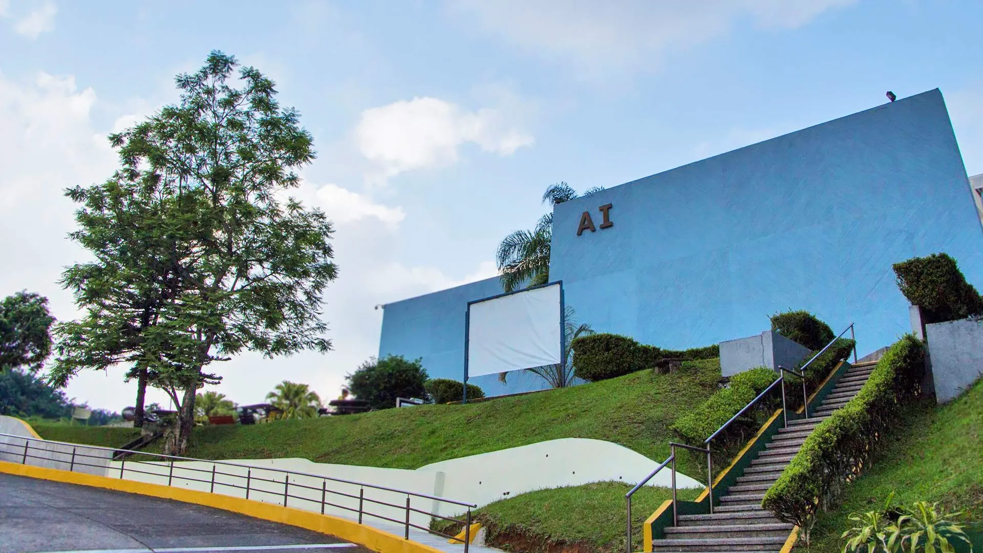 Anuncian cierre gradual de operaciones del campus Central Veracruz