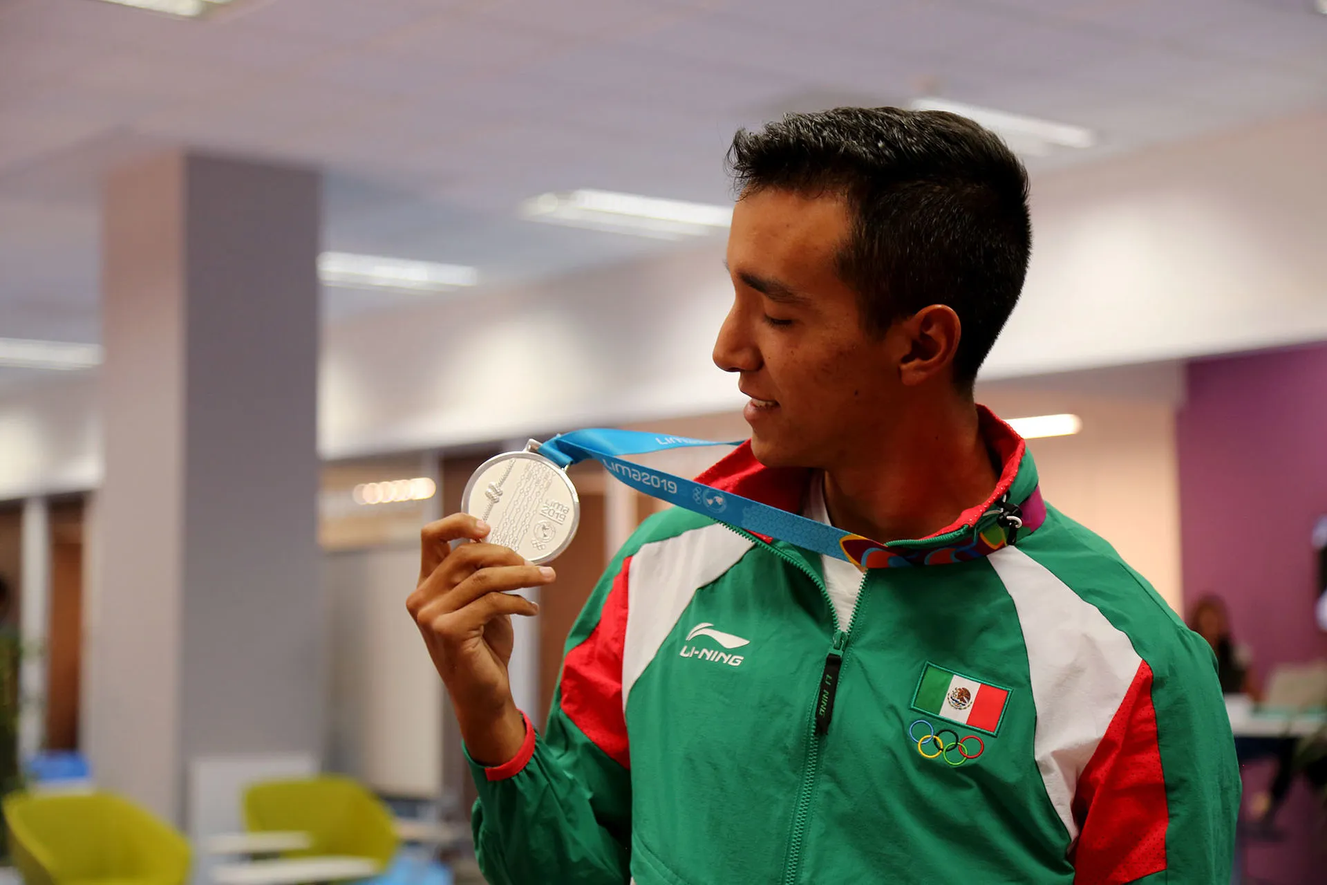 Medallista en Lima: me encanta mi carrera y remar es mi pasión