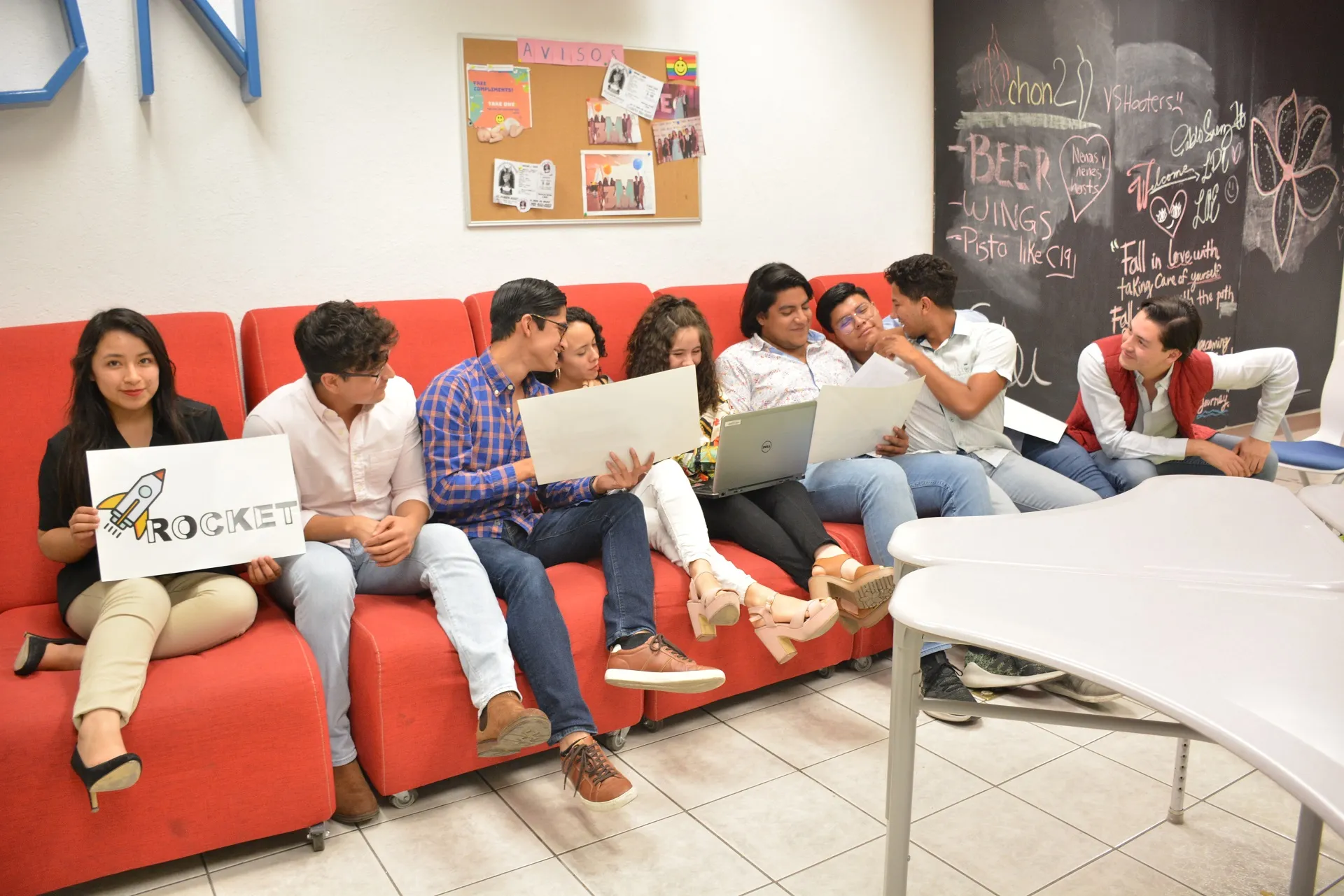 Alumnos crearon su propia empresa 