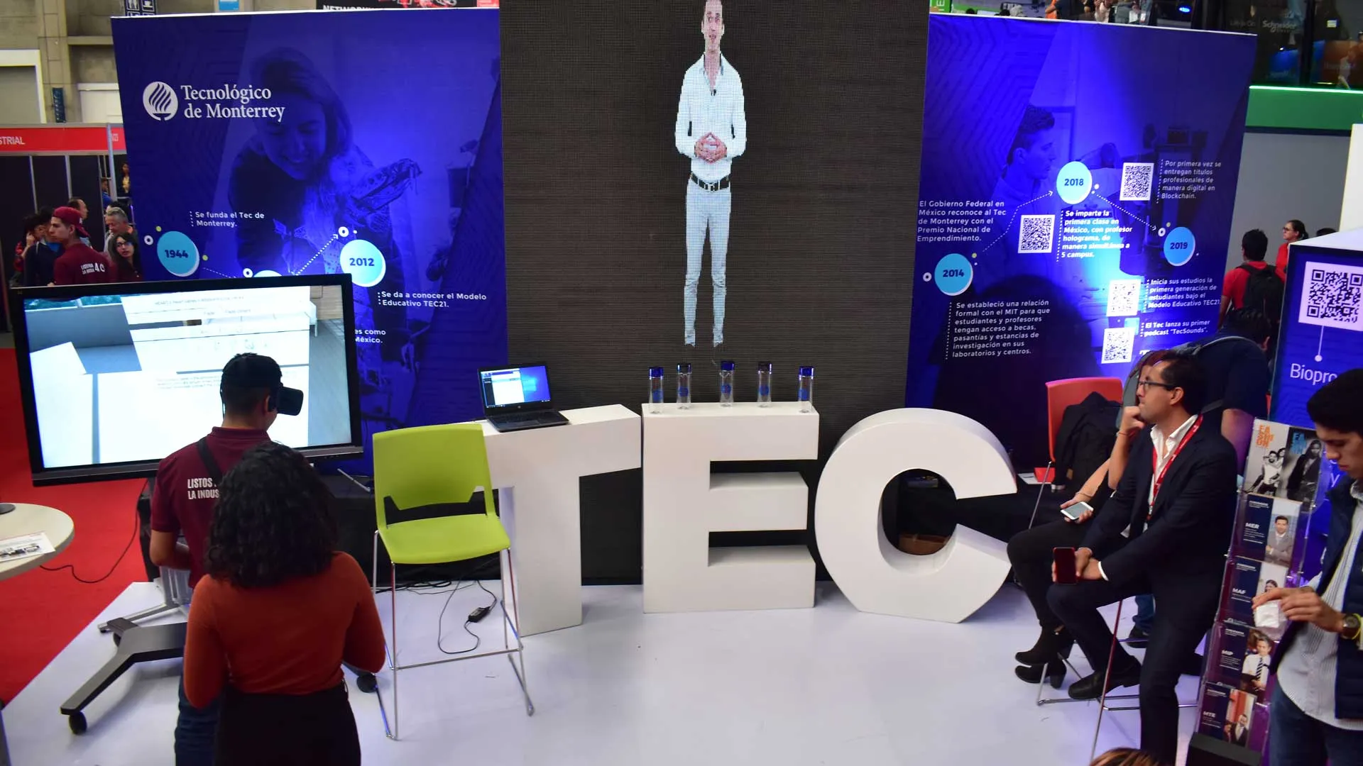 Realidad virtual y robots: Tec presente en feria industrial Hannover