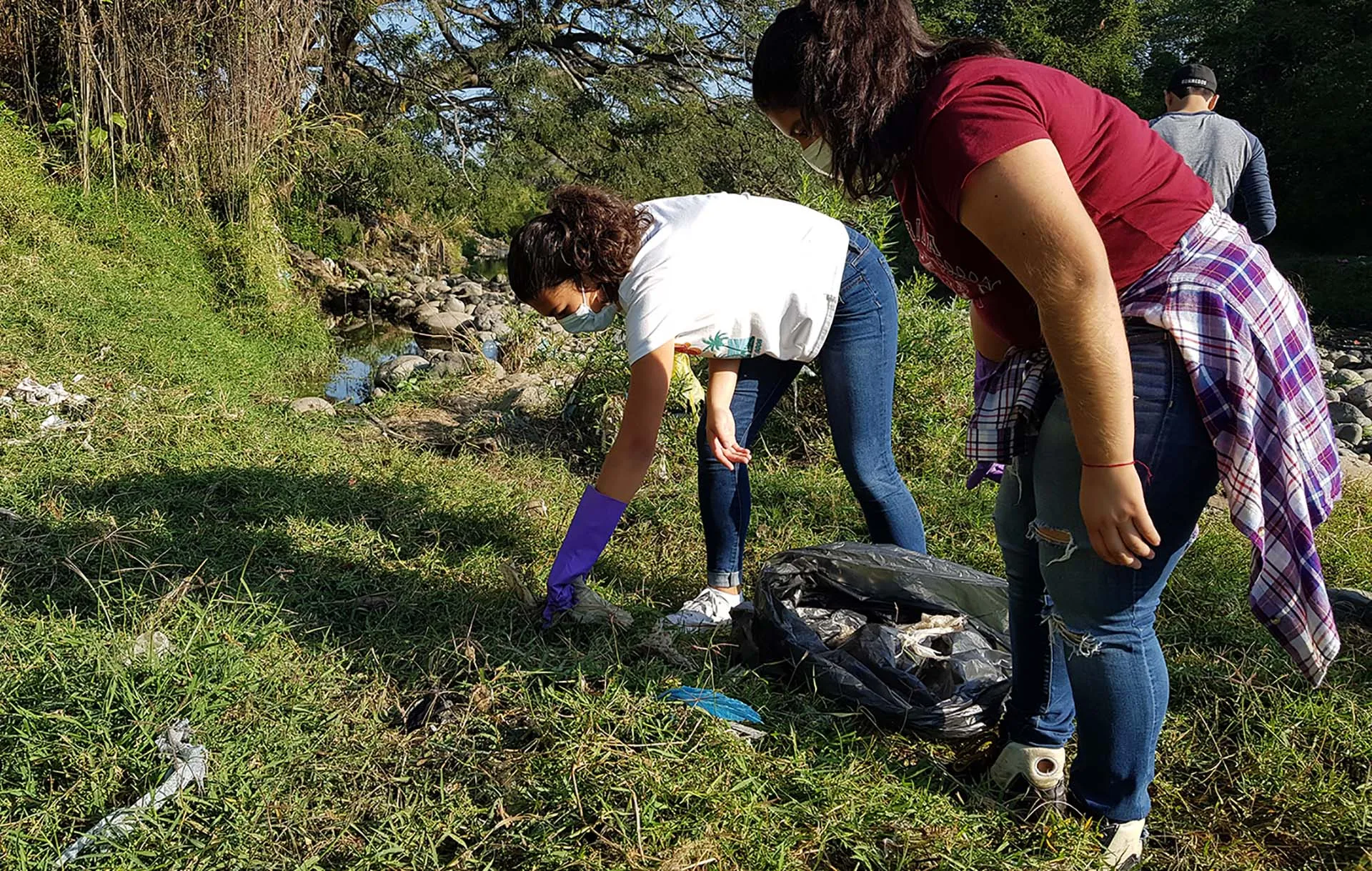 Alumnos líderes estudiantiles realizan acciones sociales antes de que termine el 2019