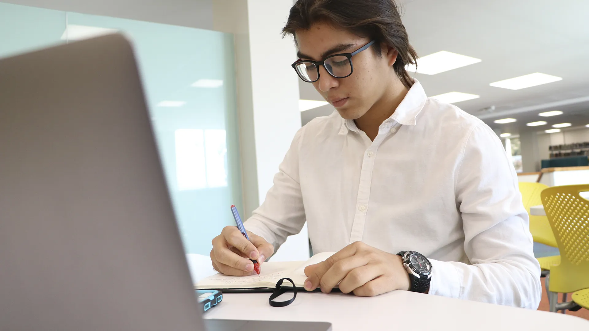 Estudio, deporte y huevos motuleños