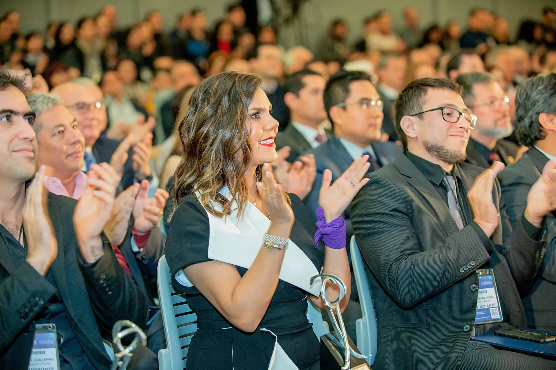 Daniela Gordillo recibe premio Rómulo Garza otorgado por el Tec por libro Nutrición Molecular
