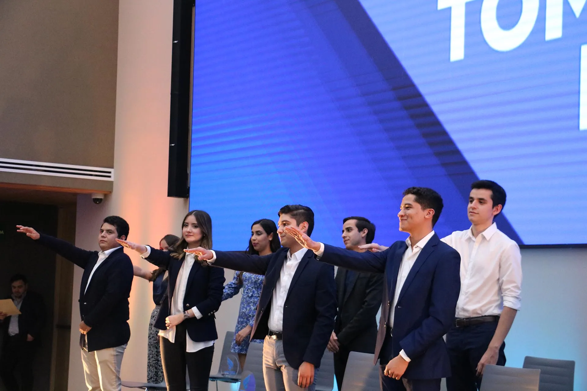 Toman protesta nuevos líderes estudiantiles