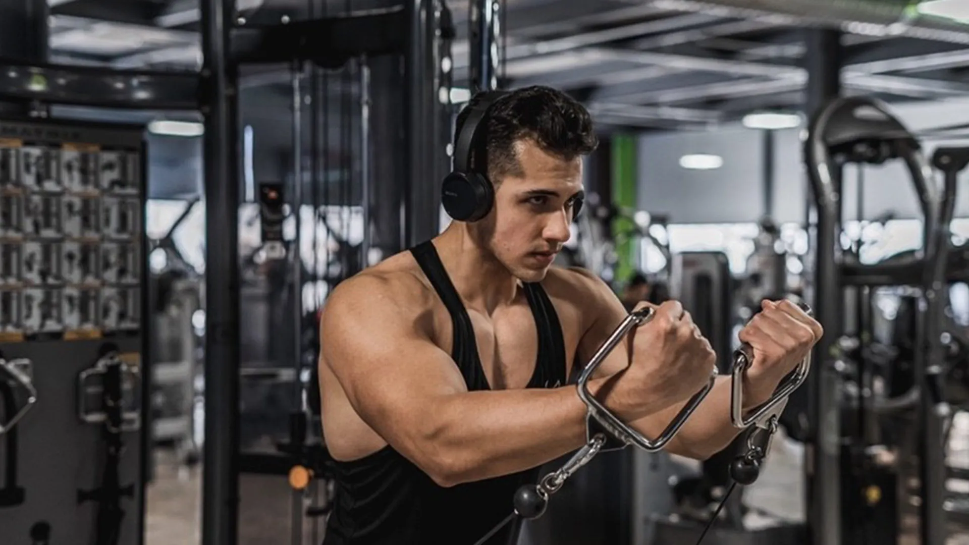 Alumno de Administración Financiera del Tec, Mario Moreno comparte sus rutinas de fitness en Instagram