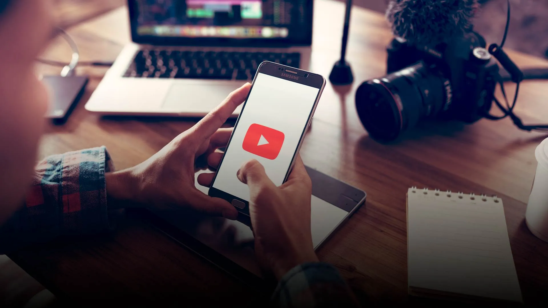 ¡Ve tras el algoritmo! 5 tips para comenzar en YouTube