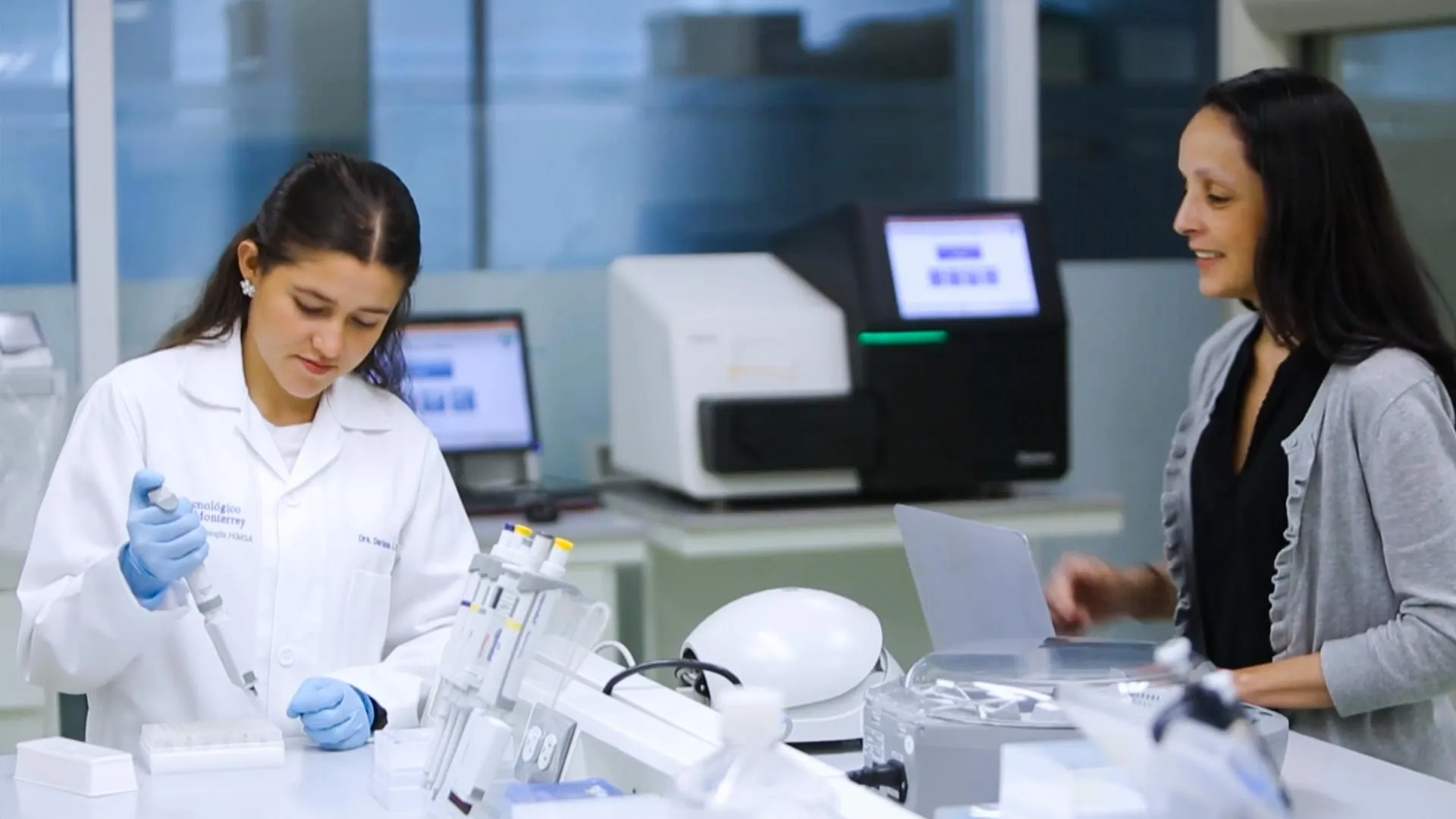 EL Tec y FEMSA inauguraron su Laboratorio de secuenciación genética