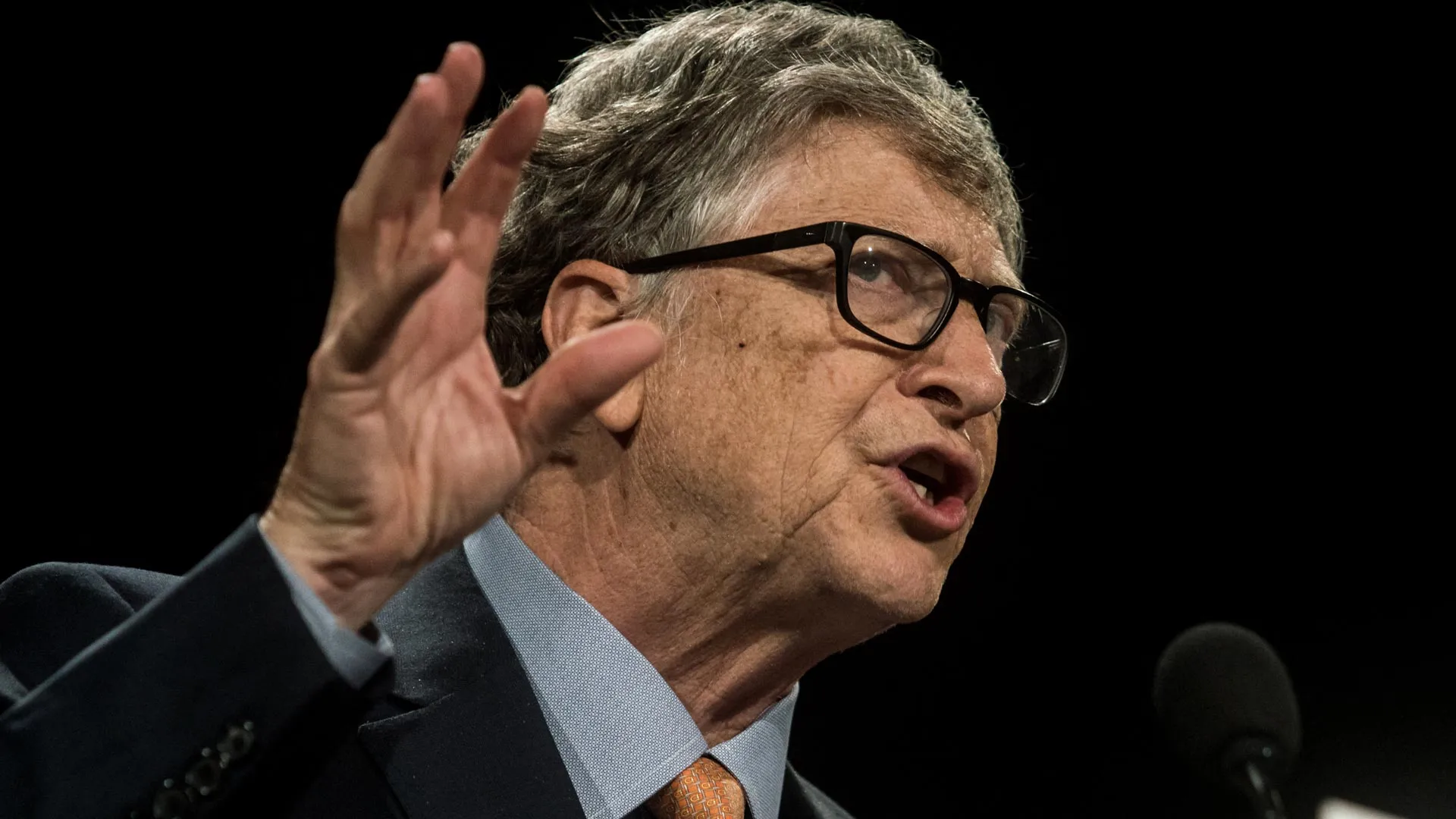 Bill Gates llama a priorizar la educación en México durante entrevista y pone al Tec de Monterrey como ejemplo