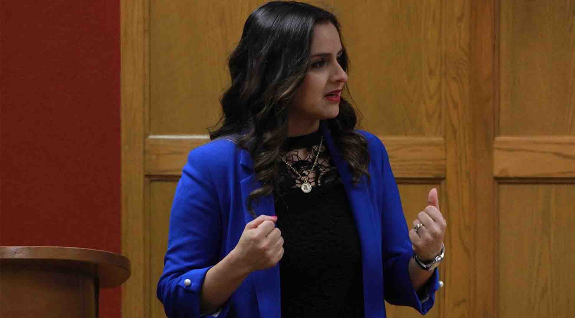 Maestra del Tec fomenta transparencia y rendición de cuentas