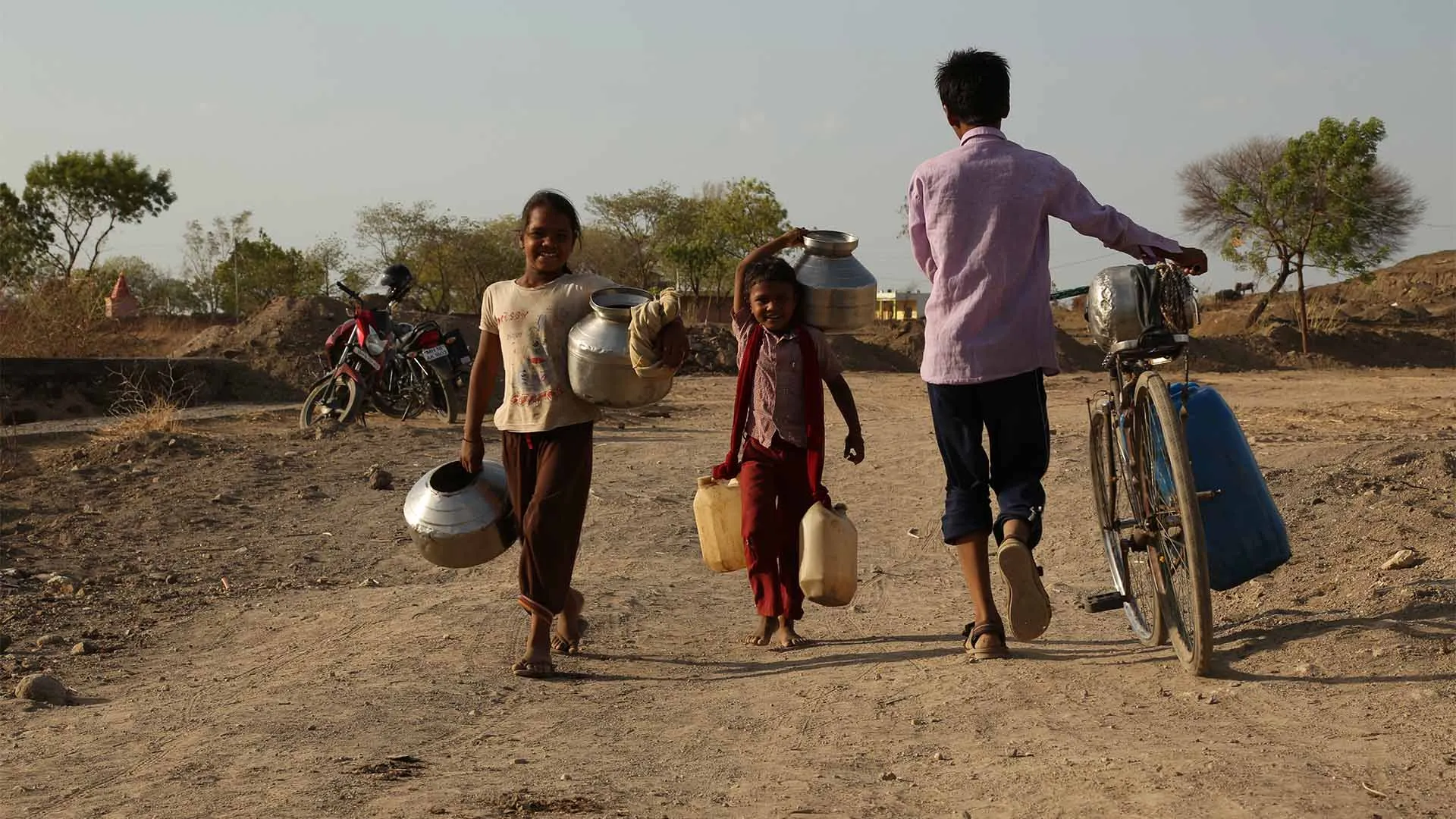 Alumnos diseñan línea de agua potable para comunidad vulnerable