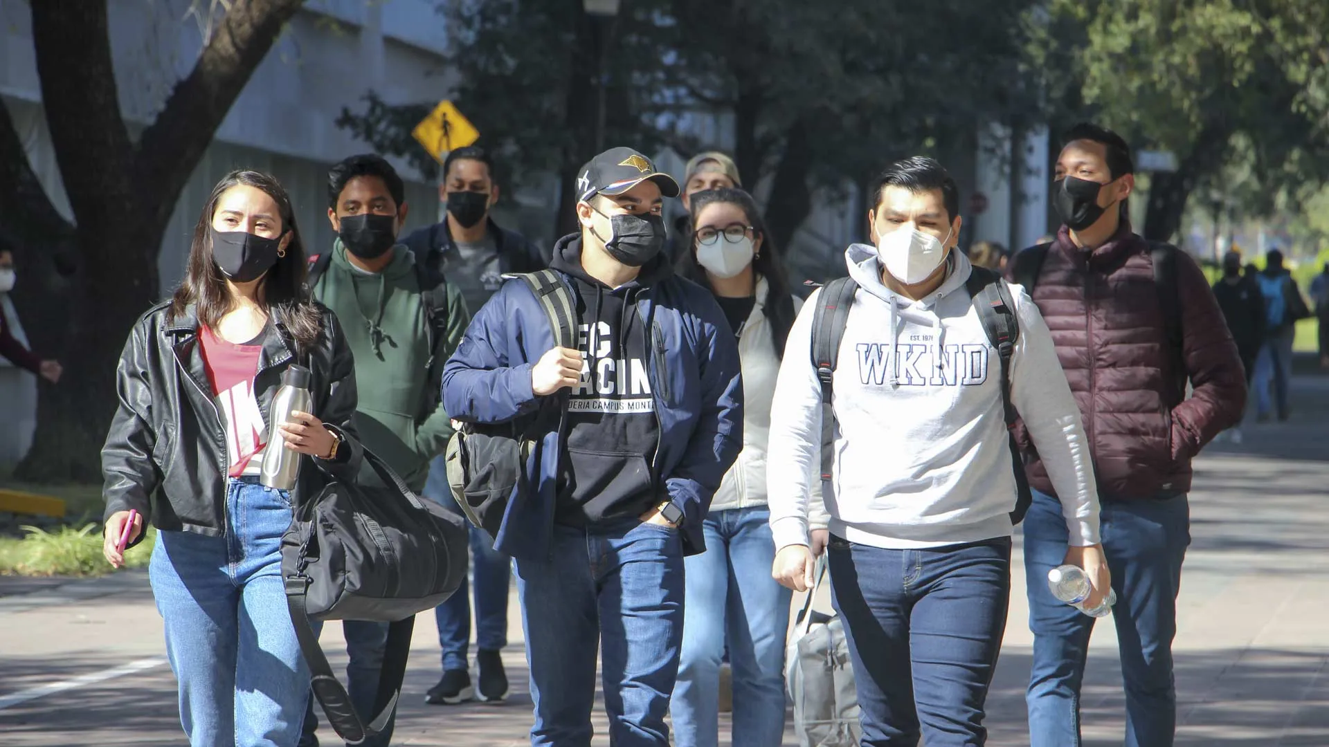 Dan bienvenida a estudiantes en campus Monterrey