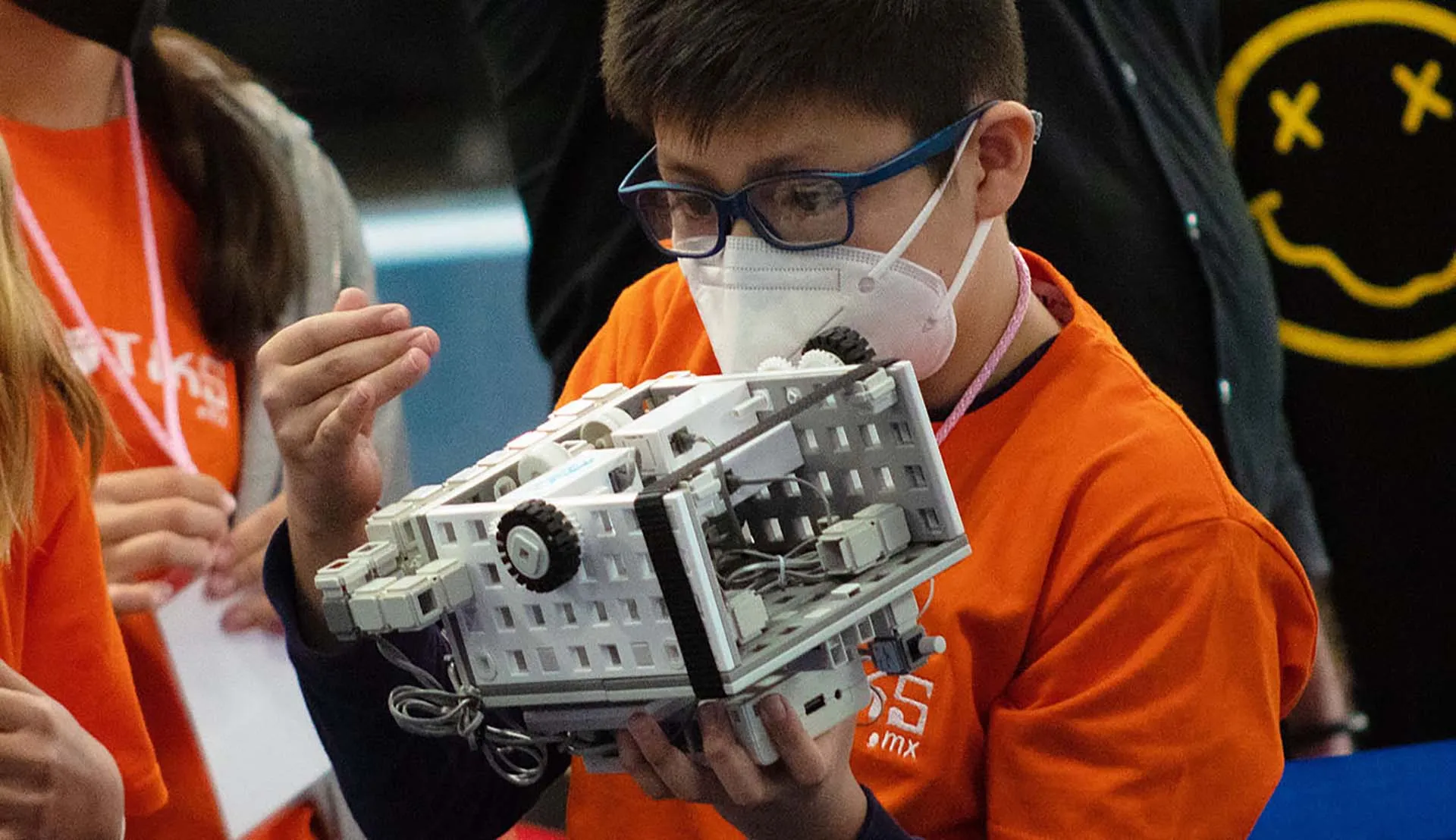 Se realiza Robolympics, competencia de robots con causa social