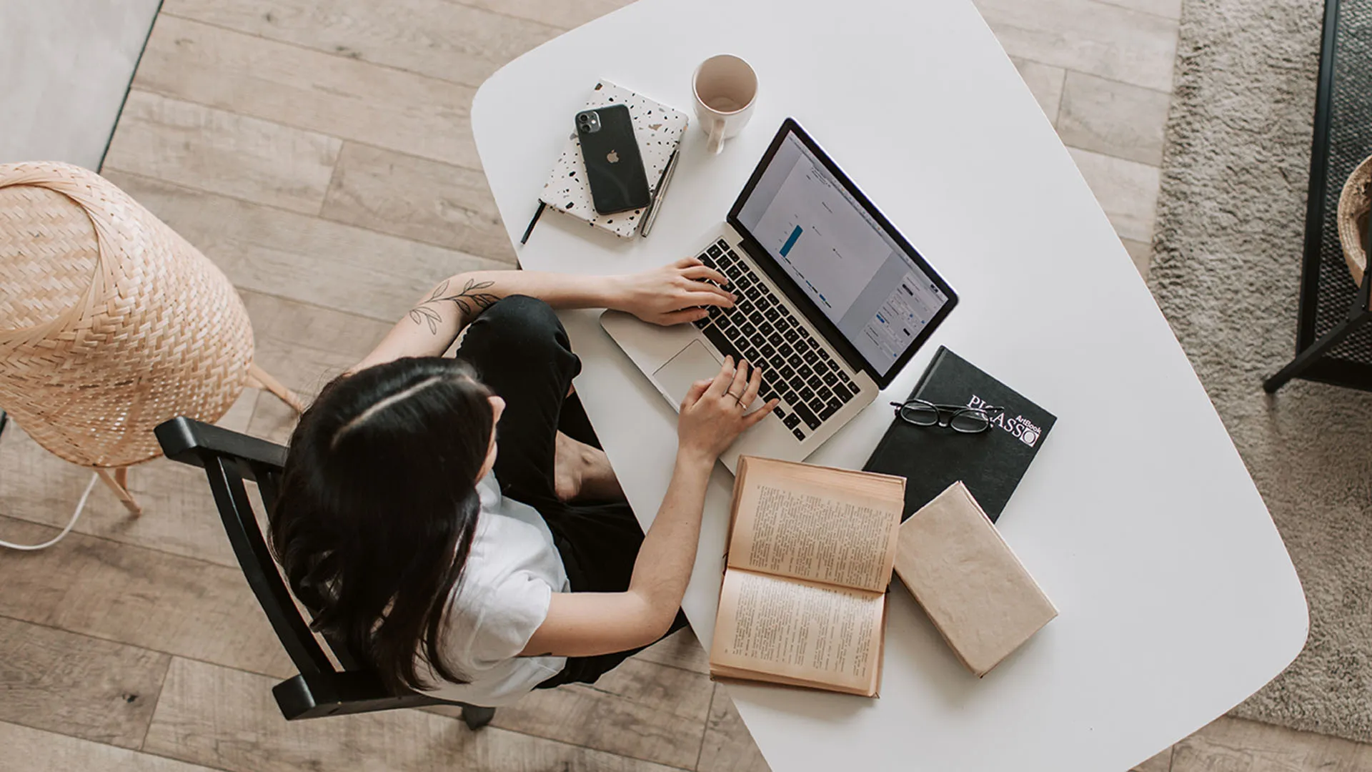 Para que comiences tu emprendimiento, estos consultores te recomiendan estos libros