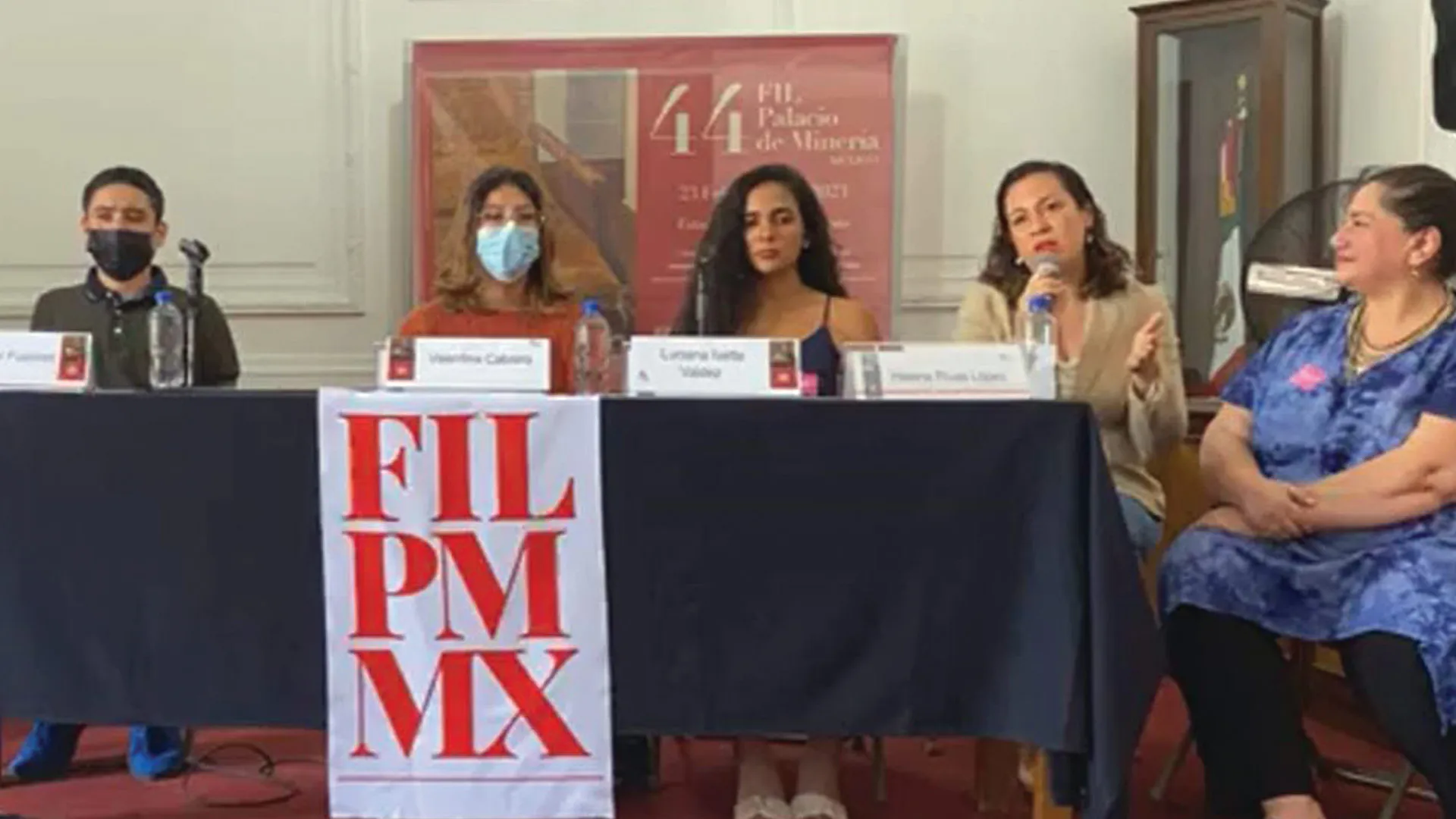 Estudiantes de la PrepaTec Cuernavaca participaron en el número “El agua como factor de cambio” de la revista digital Agua Simple, la cual se presentó en la 44 Feria Internacional del Libro del Palacio de Minería (FIL-Minería).