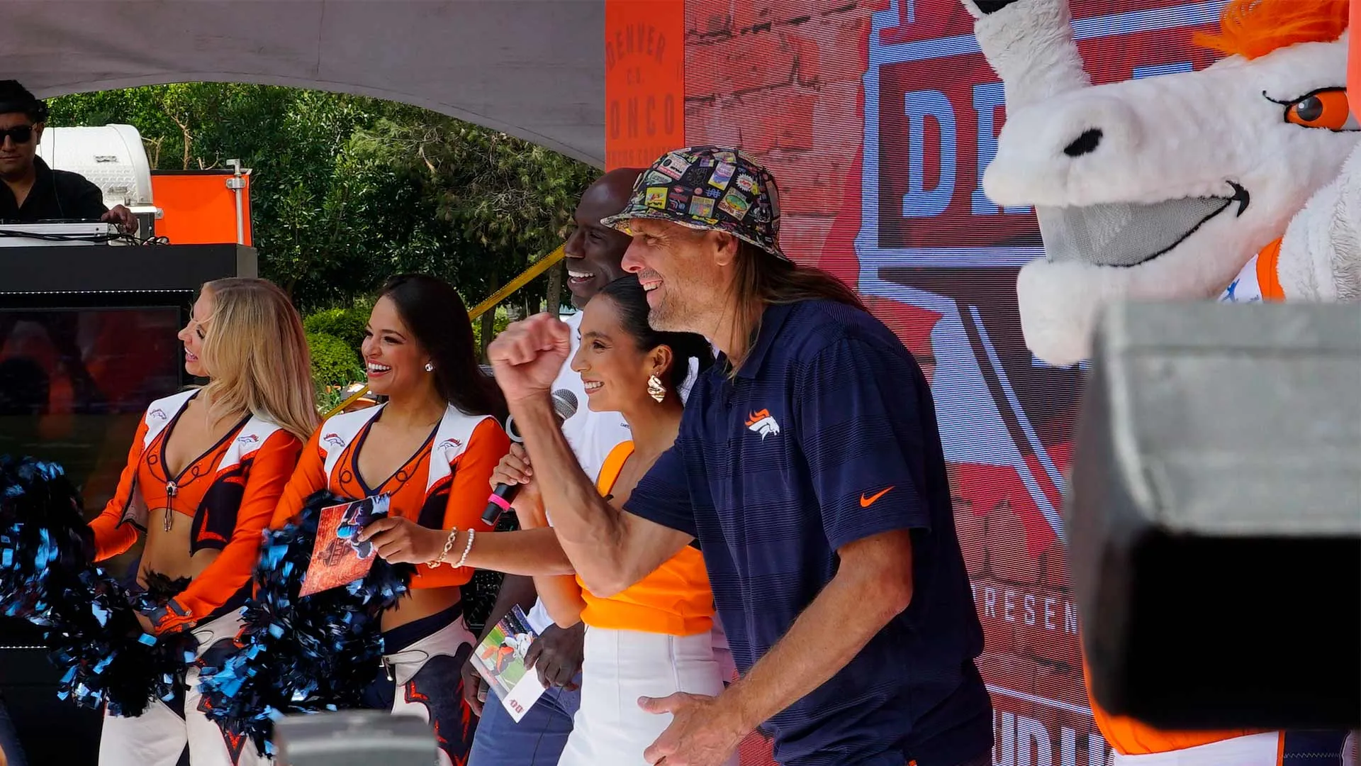 Denver Broncos presentan pick durante la sexta ronda del NFL Draft en Tec campus Santa Fe