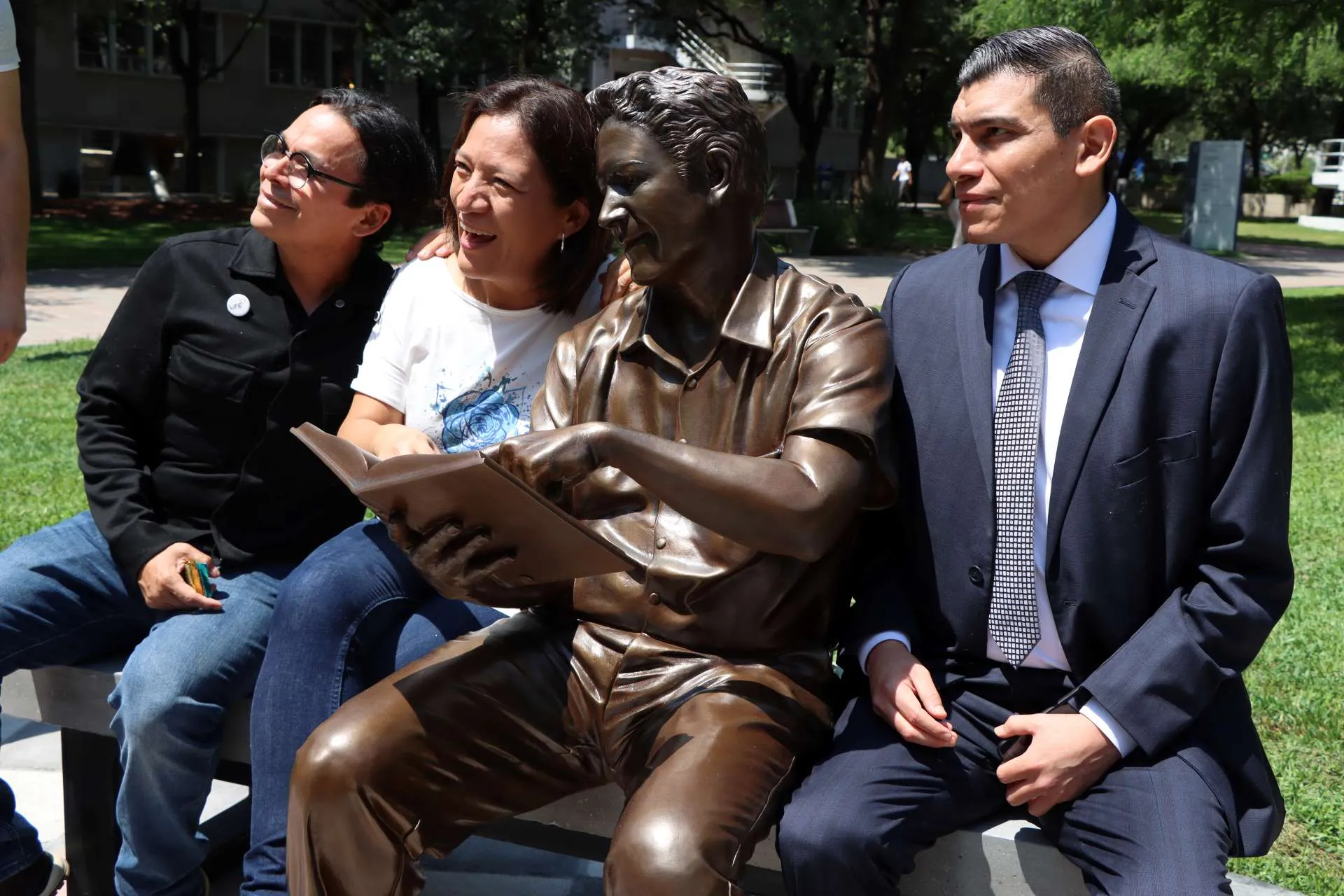 Estatuas de profesores del Tec de Monterrey