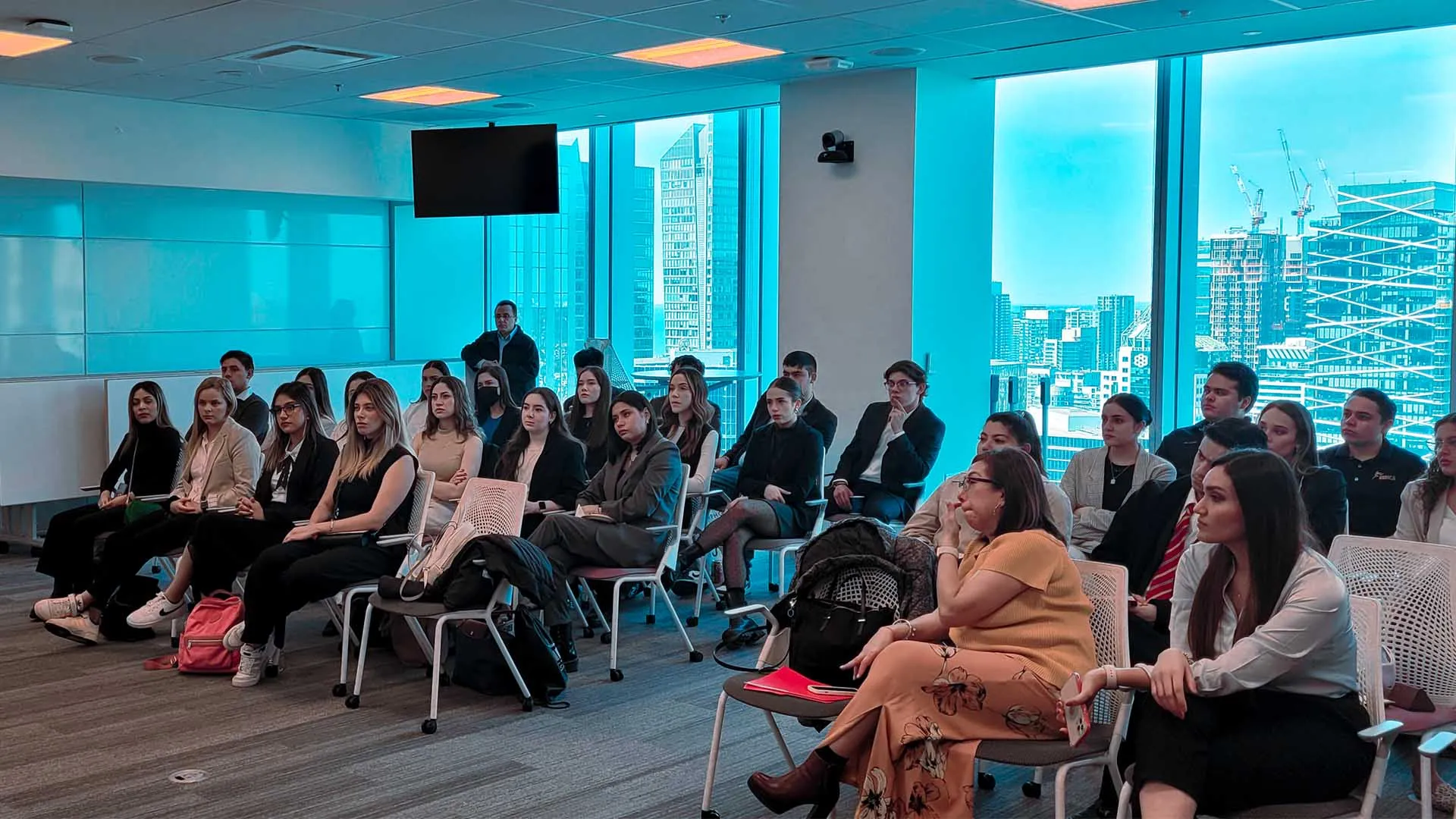 Estudiantes del Tec de Monterrey durante la misión comercial en Toronto