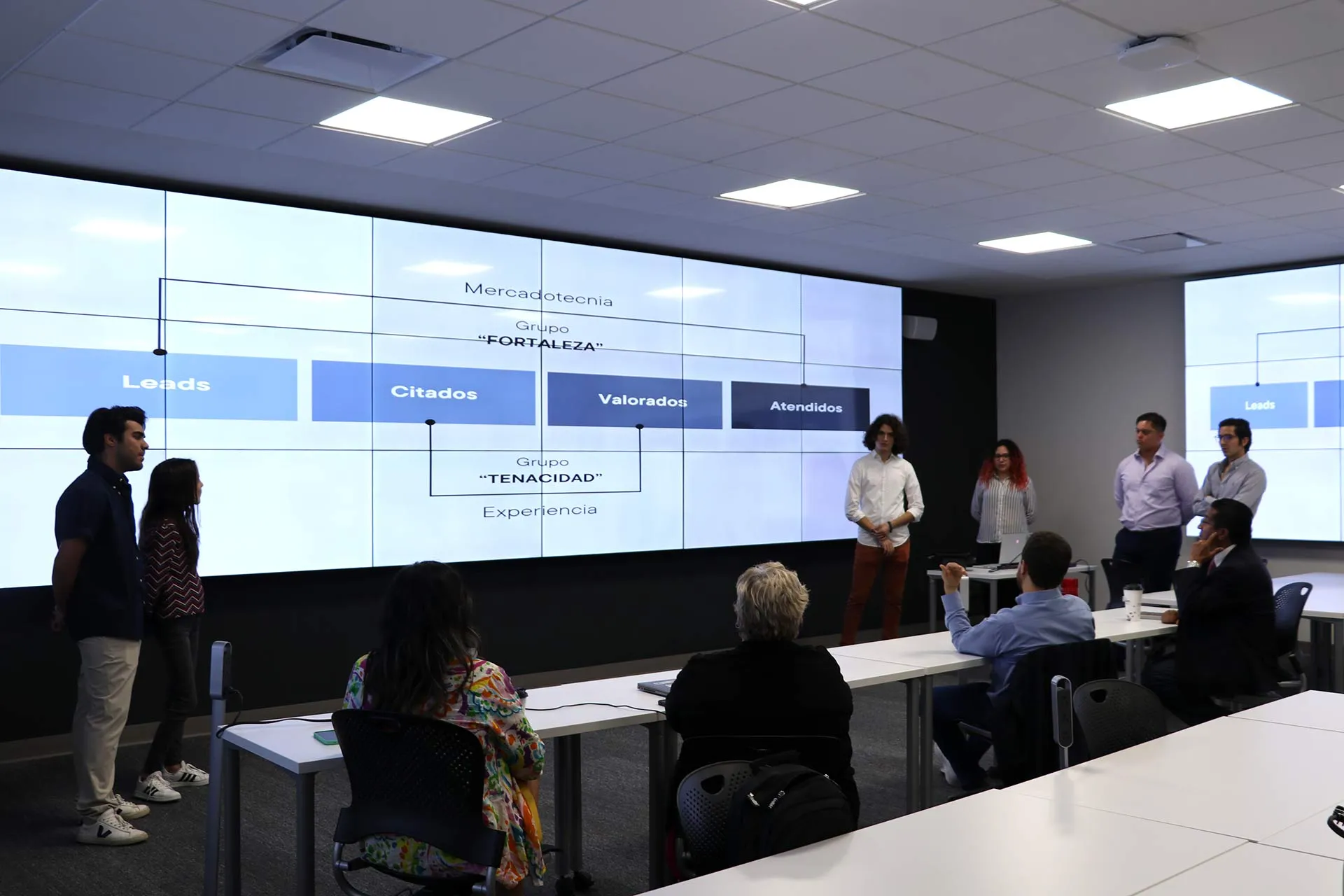 Techcities proyecto de labor social con el que estudiantes asesoran a empresa de prótesis.