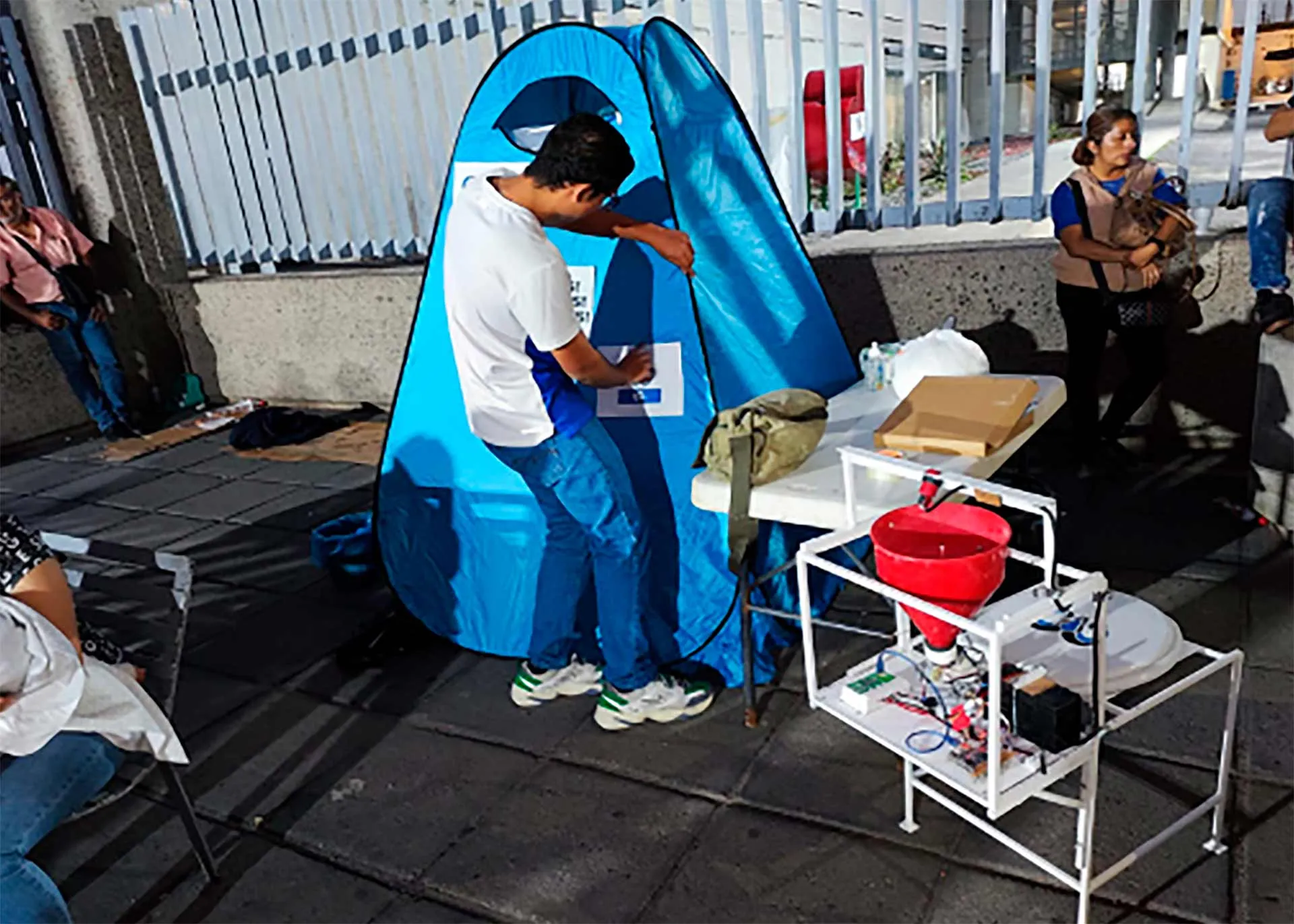Prototipo de baño seco controlado por aplicación tecnológica fue el proyecto con el que ganó alumno de PrepaTec Guadalajara en PrepApps.
