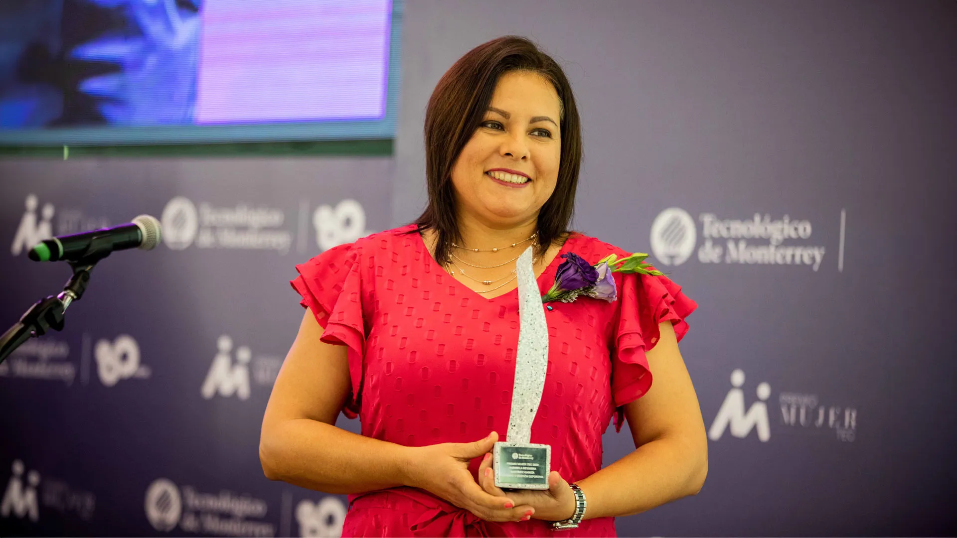 Abre convocatoria para el Premio Mujer Tec 2024.