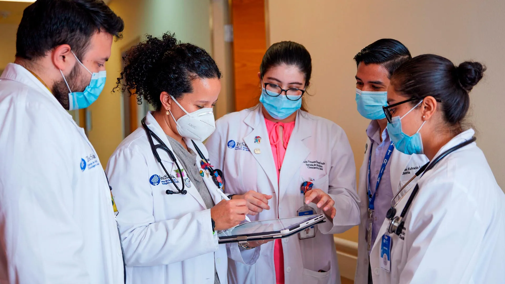 Los hospitales TecSalud destacaron entre los 3 mejores del país en ranking de América Expansión 2023.