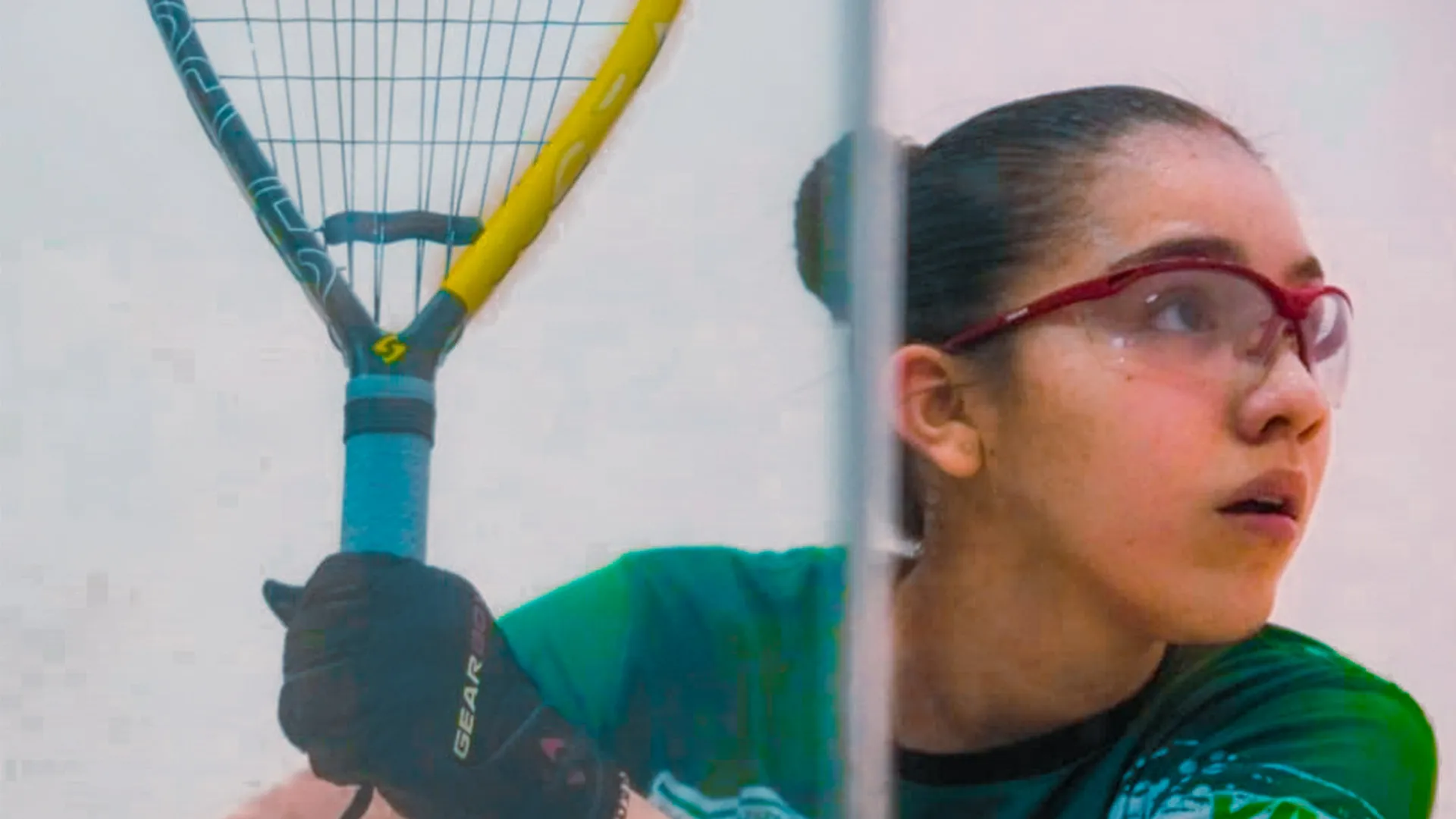 Yanna Salazar en competencia mundial de raquetbol