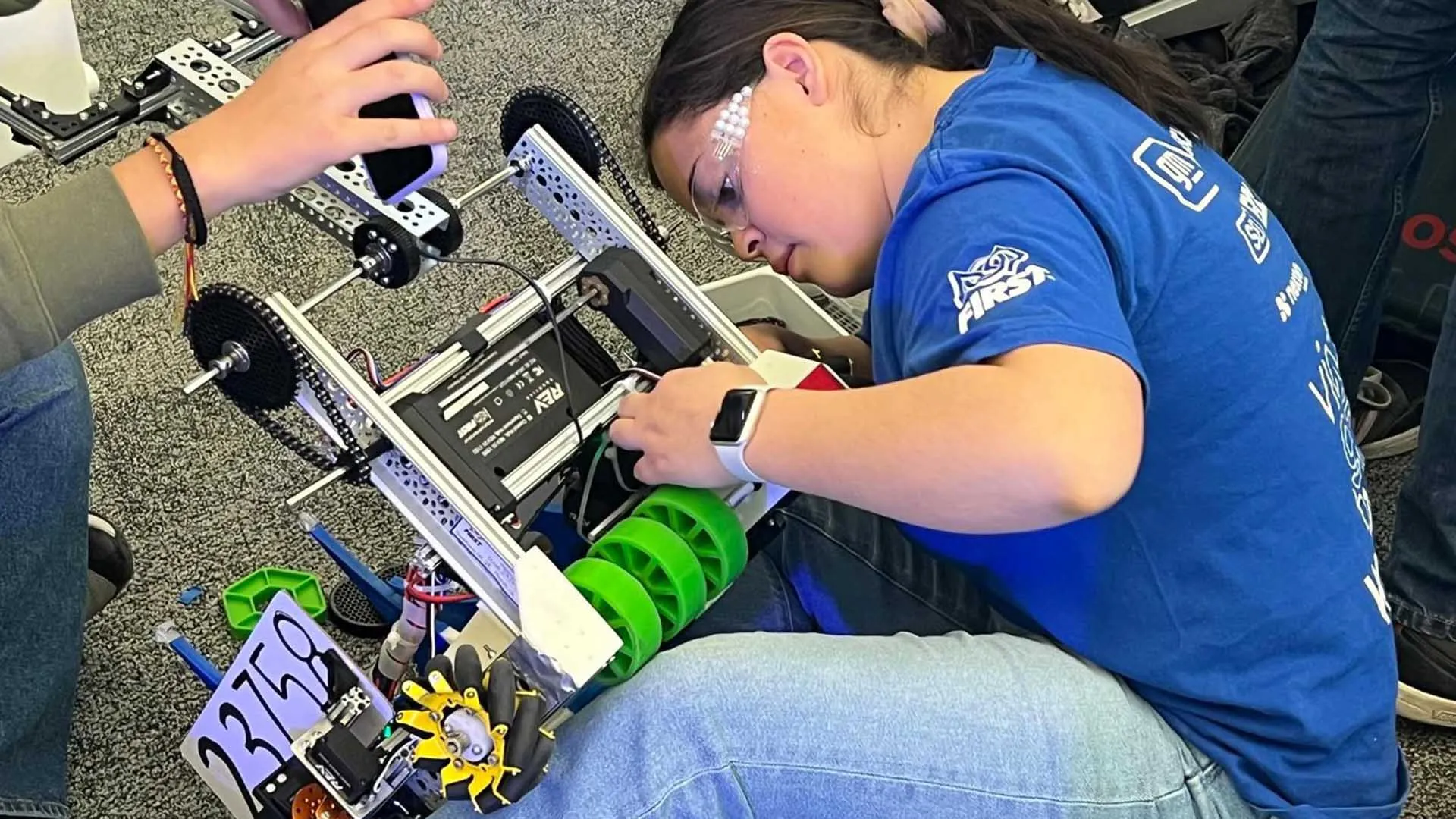 Alumnos de PrepaTec SLP crean nuevo equipo de robótica