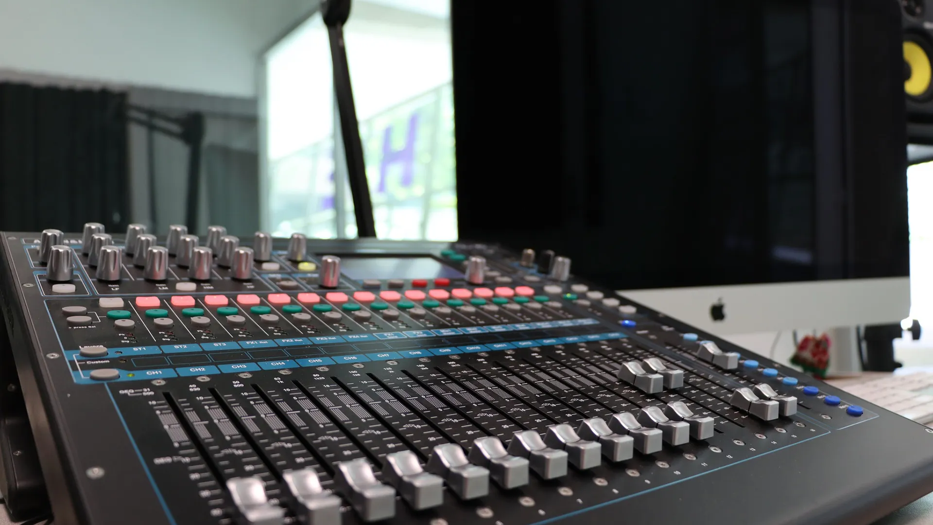 Inauguran centro de medios del campus San Luis Potosí
