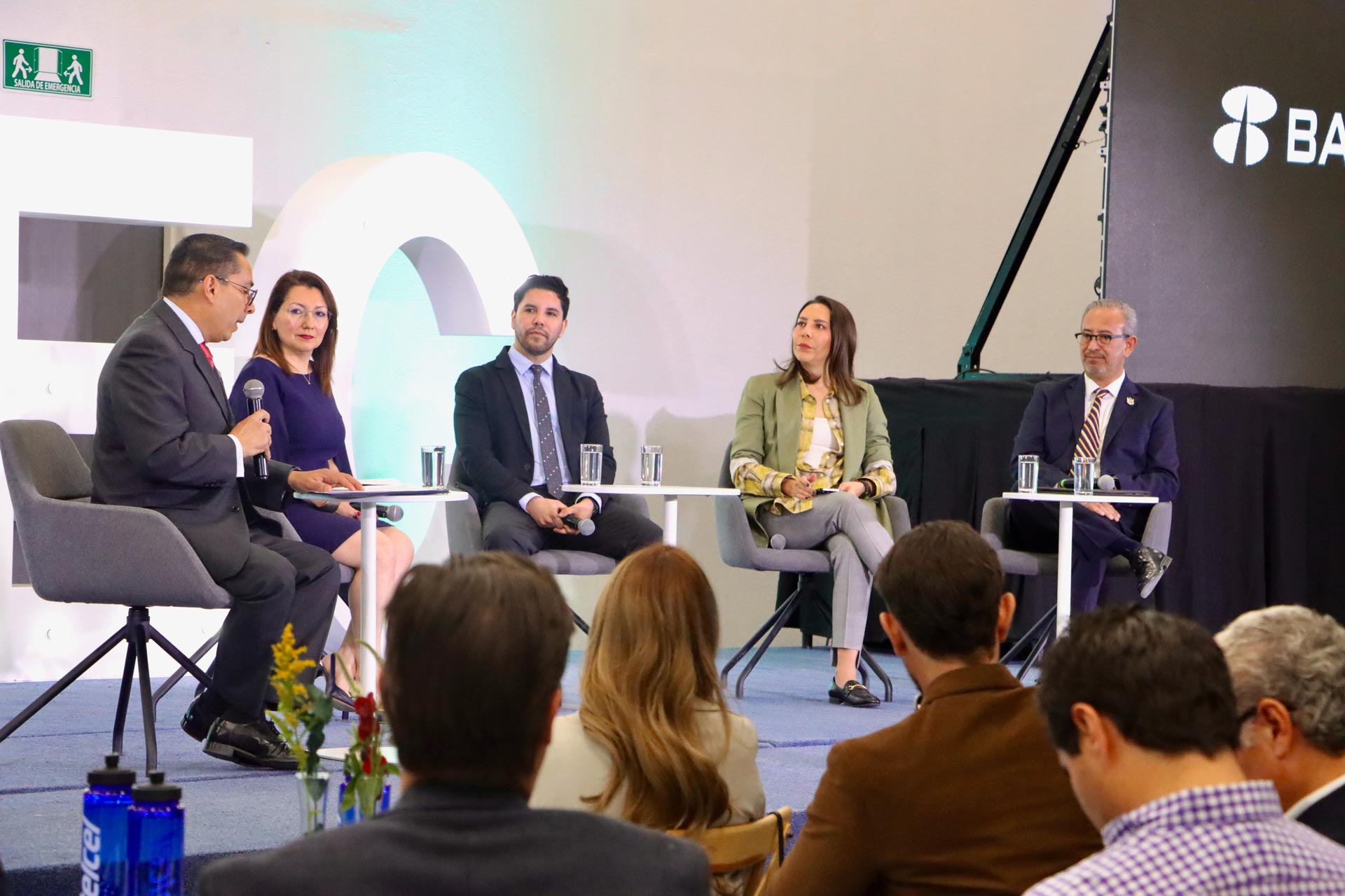 Charlan sobre negocios conscientes en Tec Business Summit en Tec de Monterrey campus Querétaro