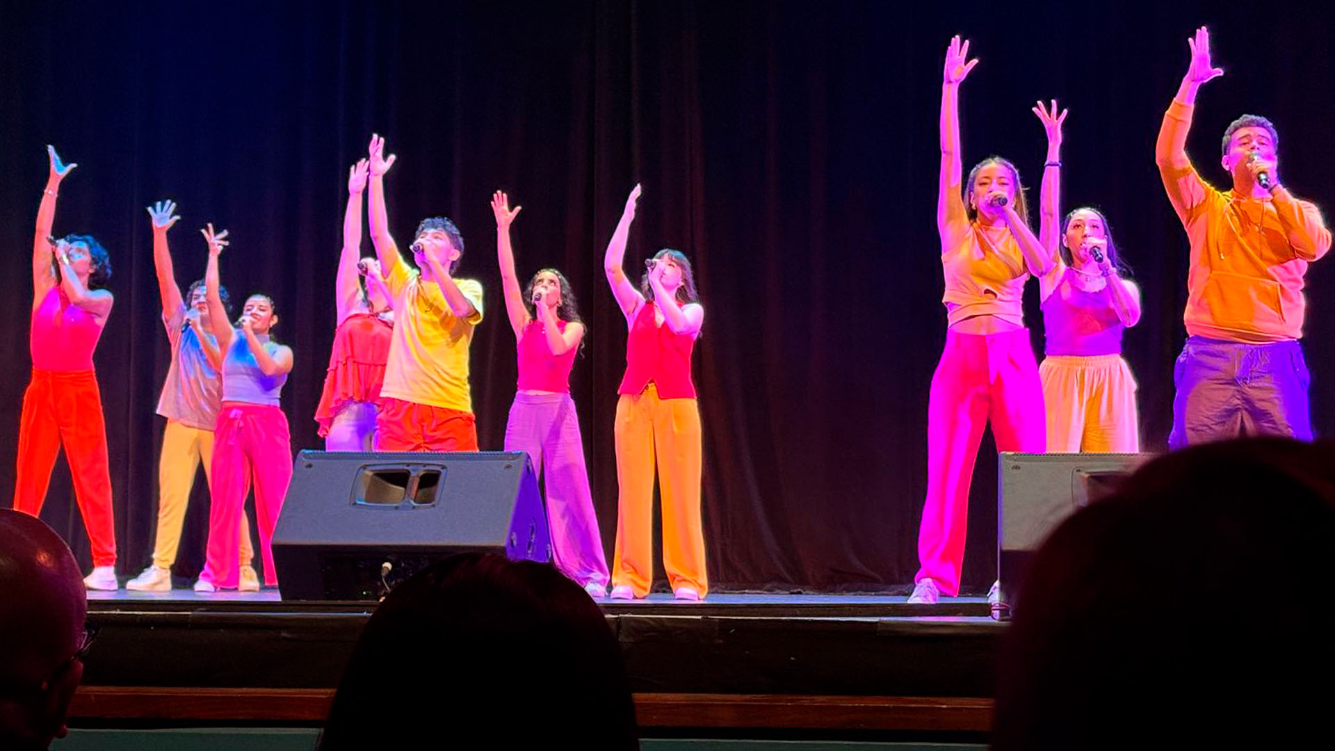 VOXEM, del Tec en Estado de México, fue el primer grupo latinoamericano en participar en el concurso internacional de a capela: Varsity Vocals ICCA.