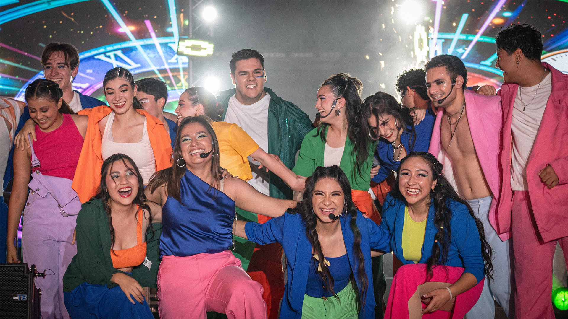 Alumnos felices en concierto 