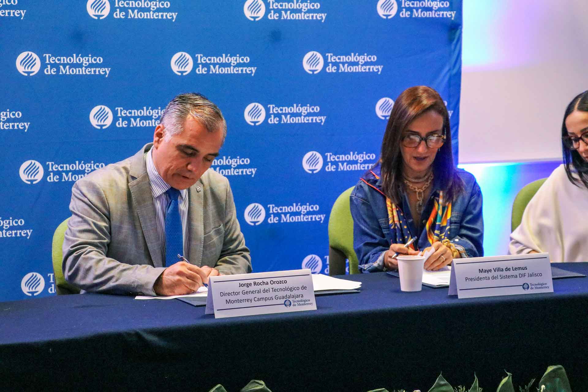 Convenio con DIF Jalisco, alianza con el Tec Guadalajara para generar acciones de impacto social. 