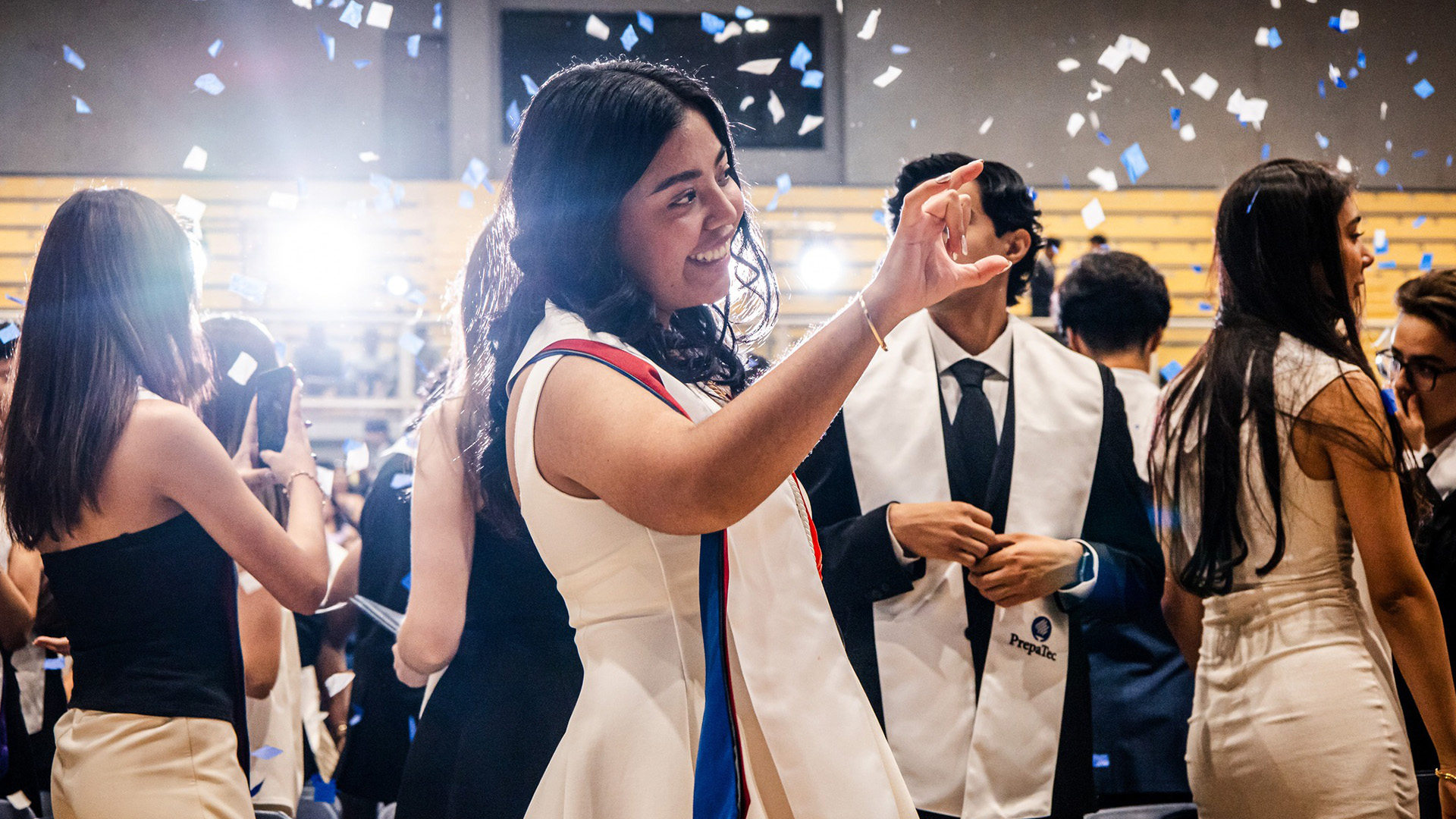 Alumna de PrepaTec Laguna disfruta de su ceremonia de graduación celebrada en mayo 2025