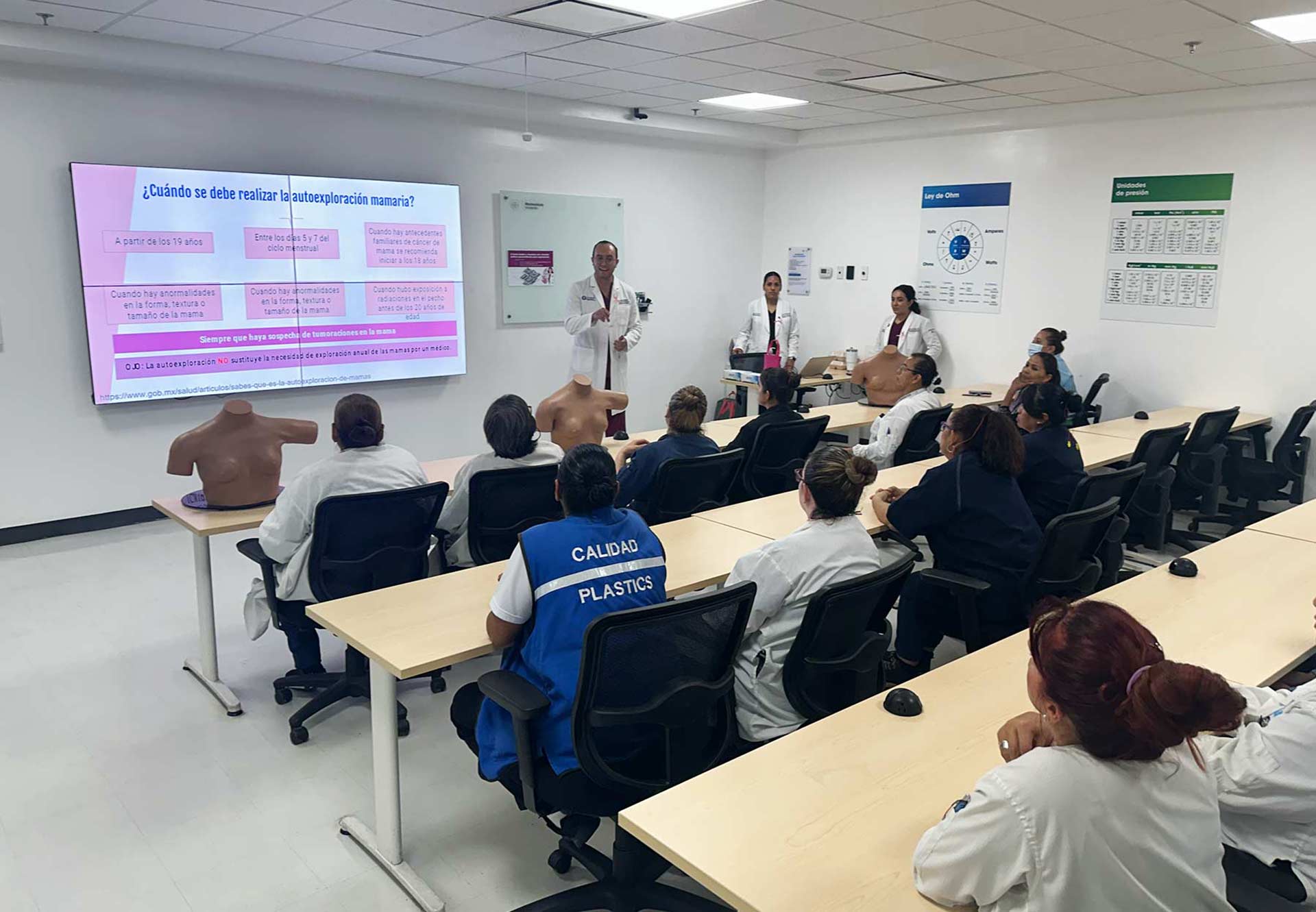 Prevención de la salud en Jalisco en empresa Flex por parte de estudiantes del Tec Guadalajara. 