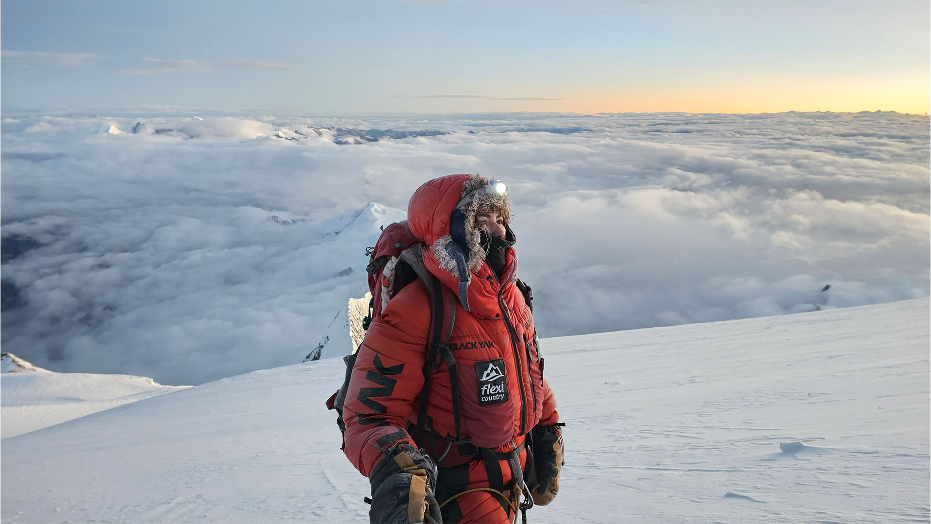 Viridiana practicando el alpinismo