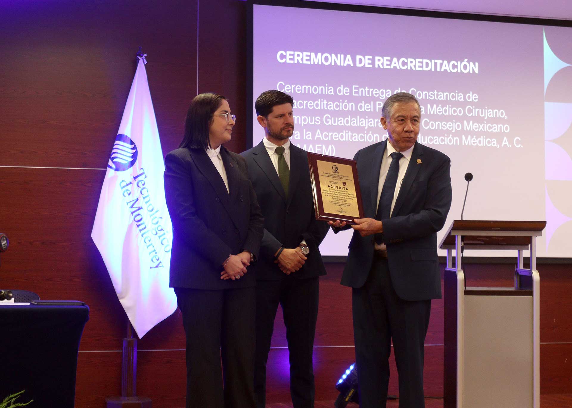 Acreditación de medicina por la COMAEM, en el Tec Guadalajara.