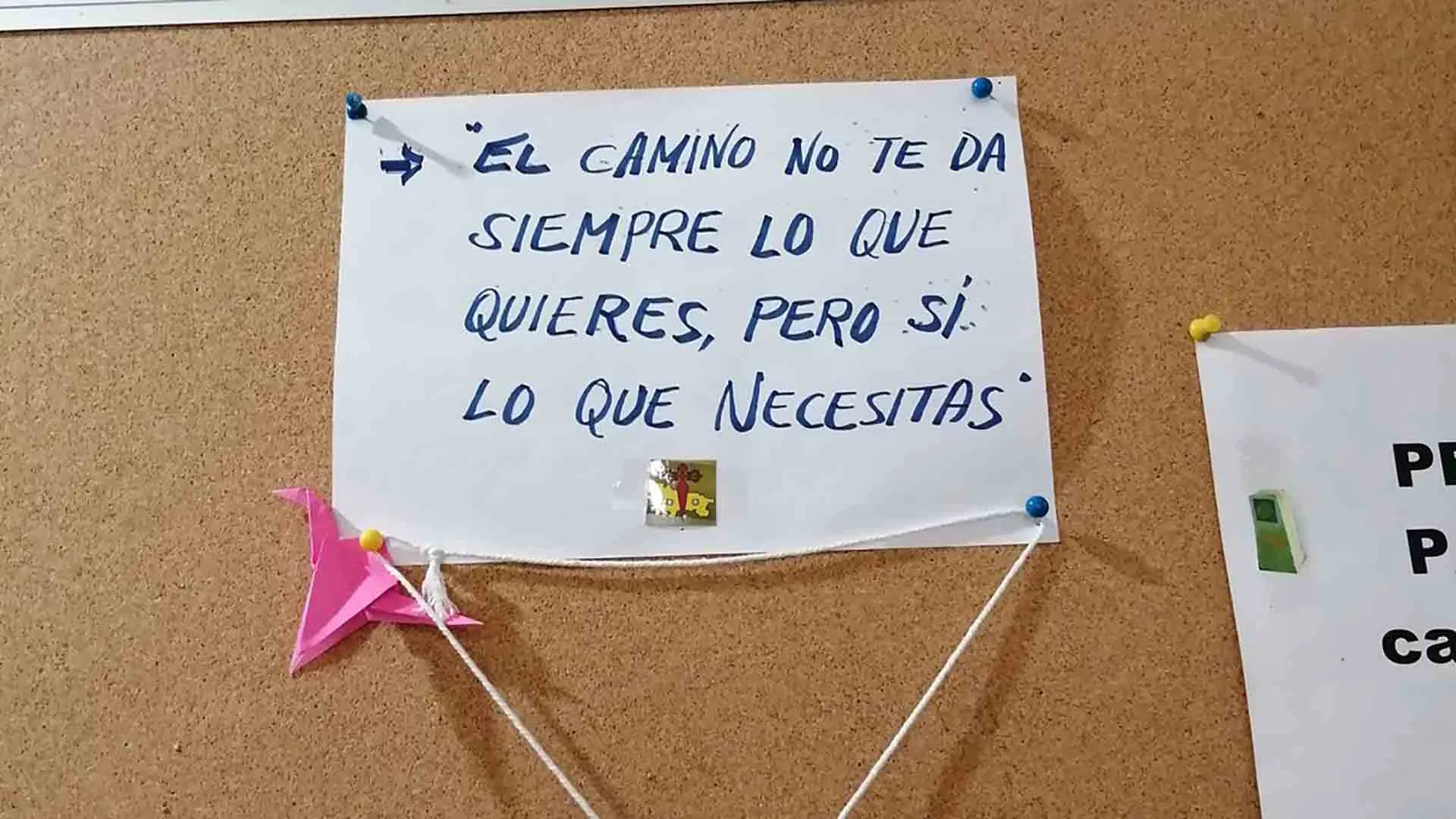 mensaje-reflexivo-en-uno-de-los-albergues