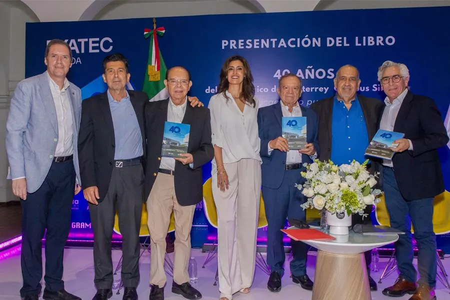 El libro recopila anécdotas y experiencias de ex directores del campus Sinaloa. Foto: Liu Organista