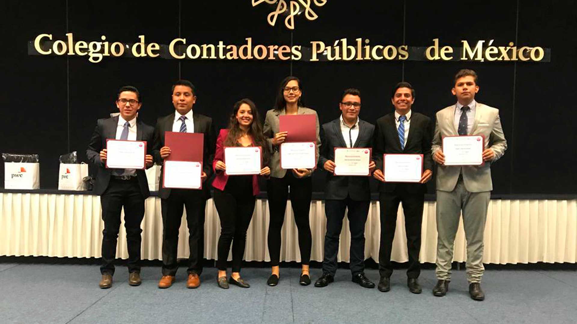 Alumnos del Tec de Monterrey en Hidalgo ganadores del tercer lugar del Maratón del SAT