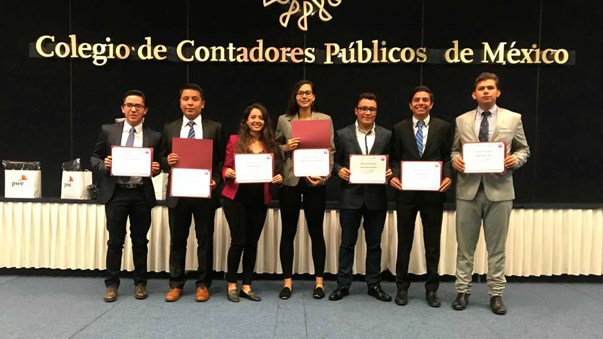 Alumnos del Tec de Monterrey en Hidalgo ganadores del tercer lugar del Maratón del SAT