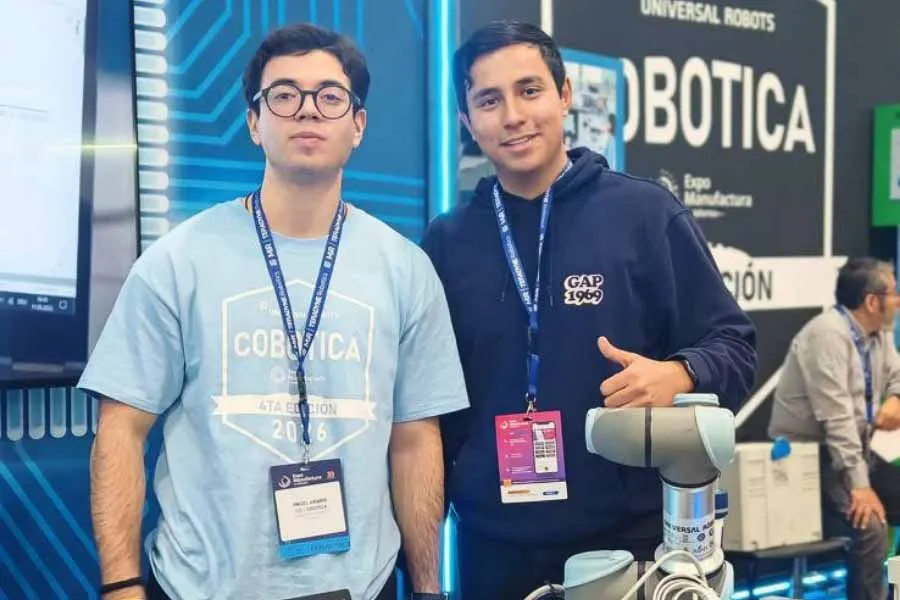 Aramis Cell y Emilio Castro en concurso nacional de cobotica