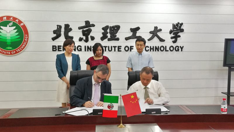 FIrma Tec acuerdo para intercambio de alumnos en China