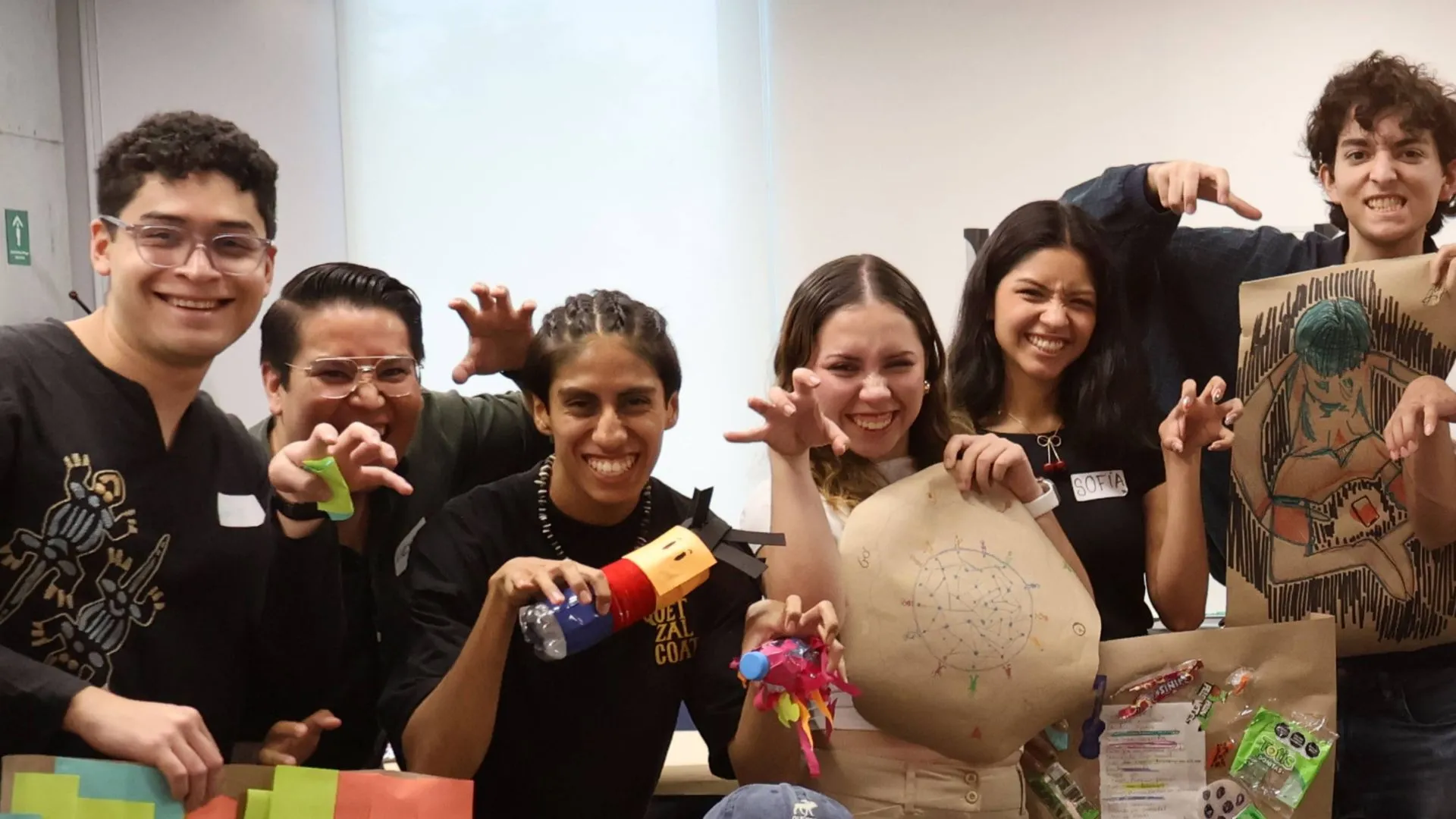Becarios de la primera generación del curso en su sesión introductoria en el Tec campus Ciudad de México