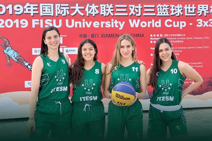 Alejandra Rovira en selección nacional de basquetbol.