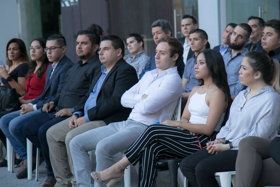 La ceremonia de graduación del Certificado de Administración Deportiva se llevó a cabo en el Estadio BBVA